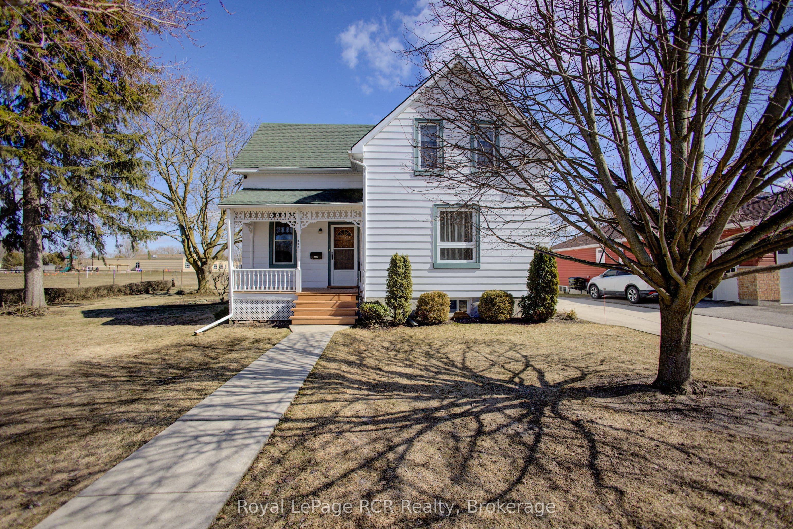 440 Reserve Avenue photo 1