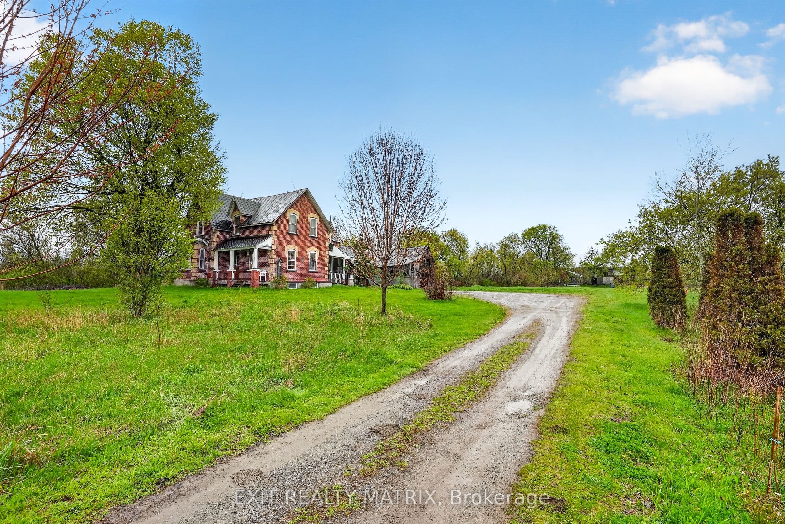 7499 Bank Street photo 1