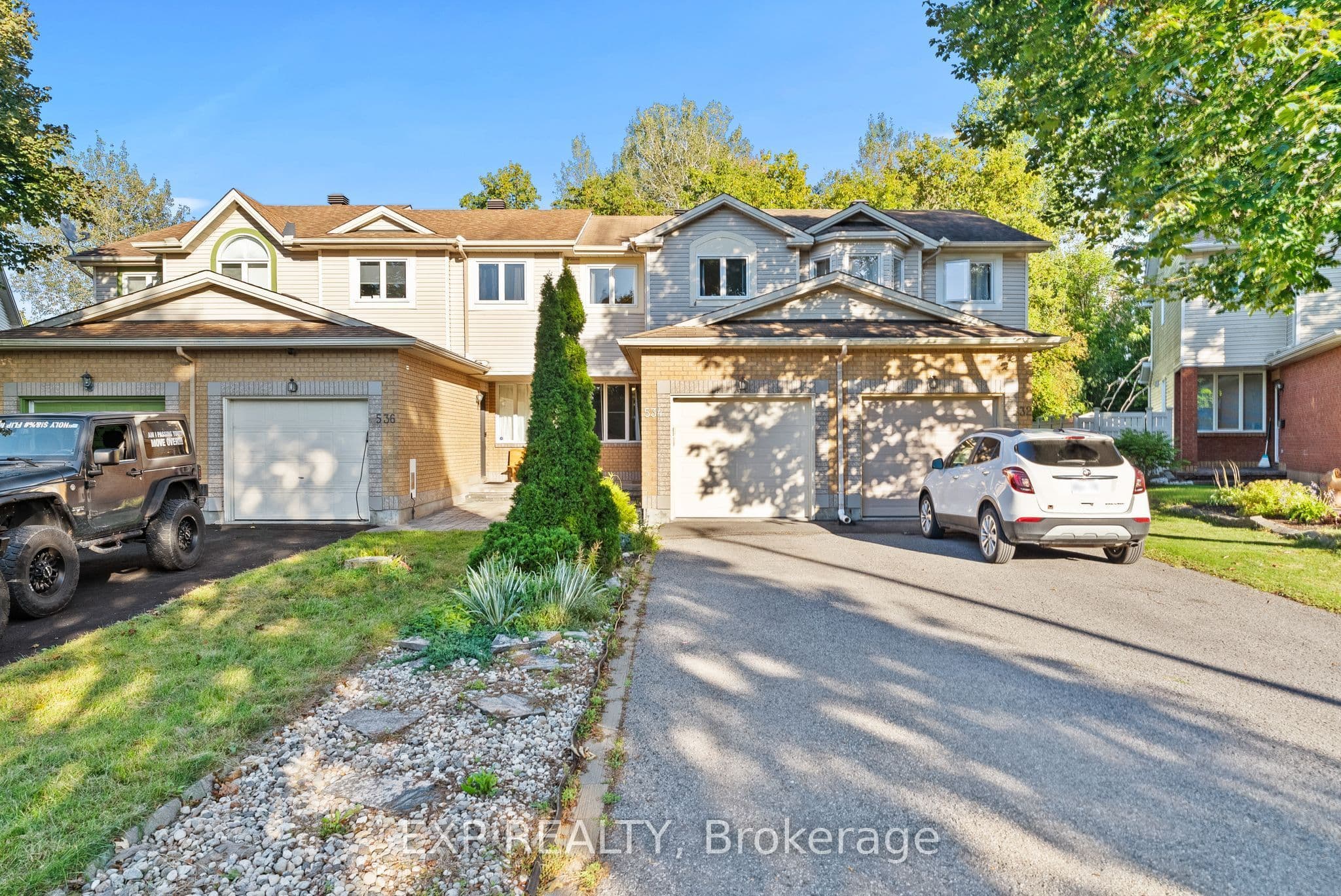 534 Lawler Crescent photo 1