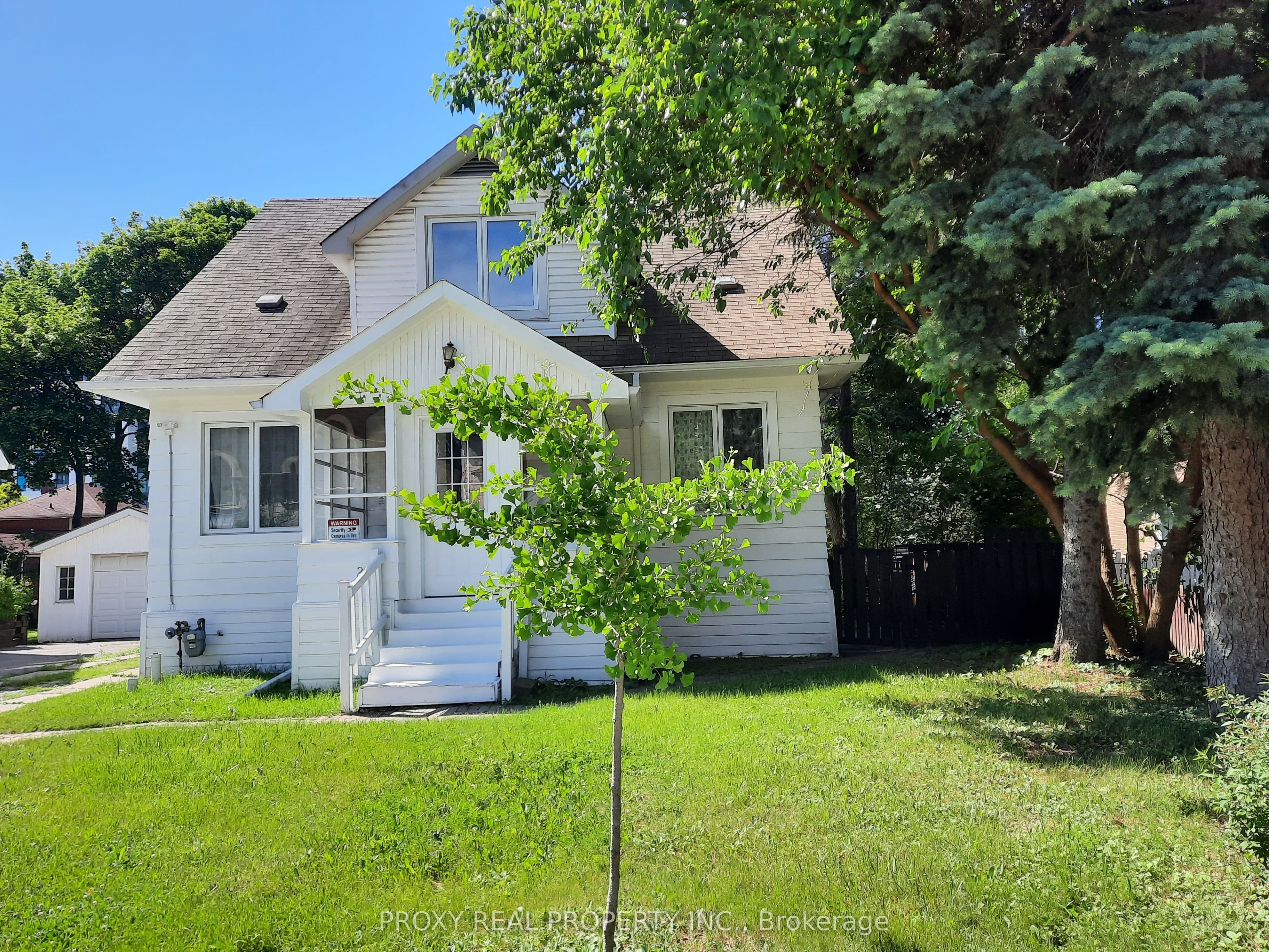 205 Maplehurst Avenue photo 1