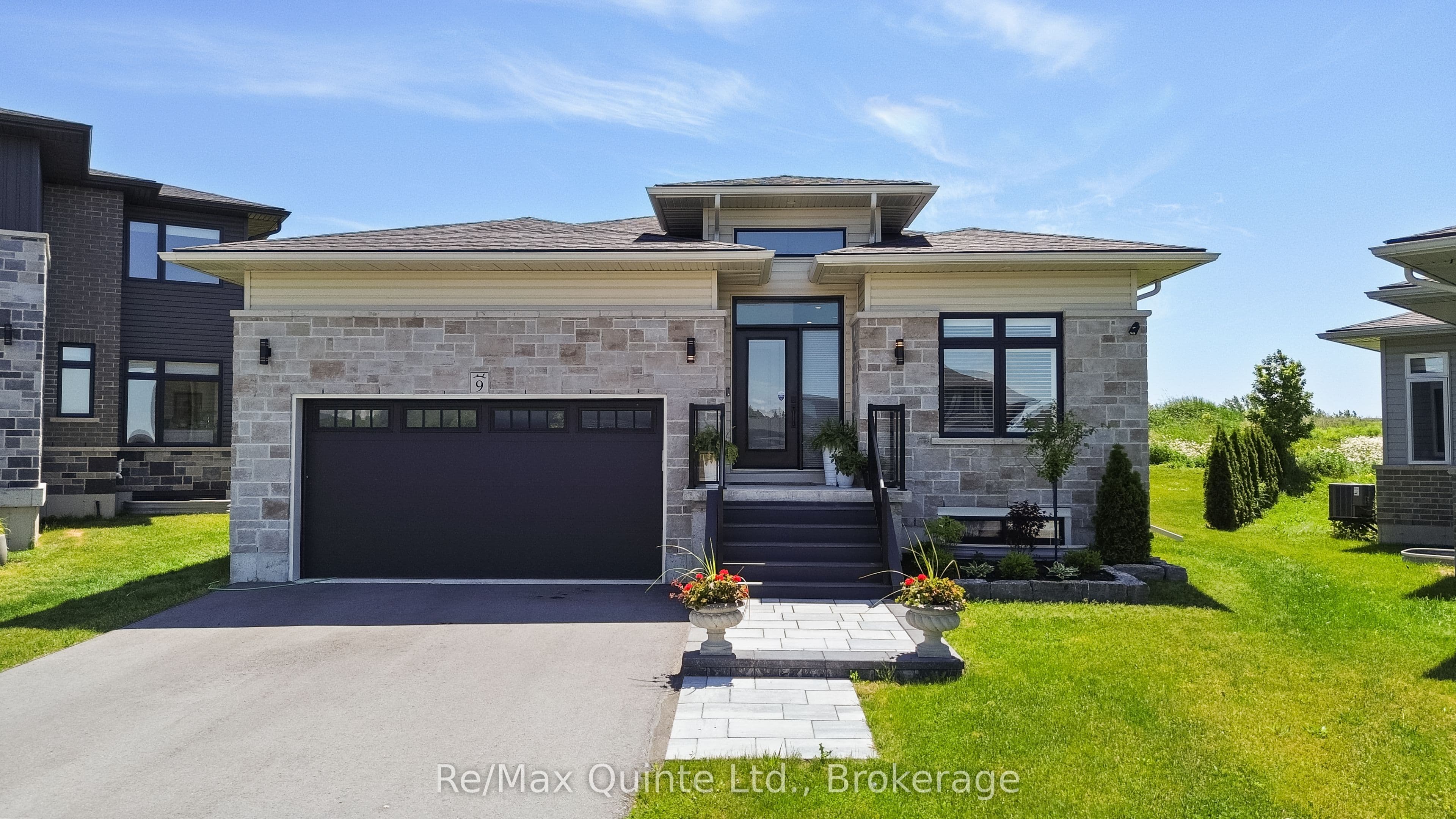 9 Stonecap Court photo 1