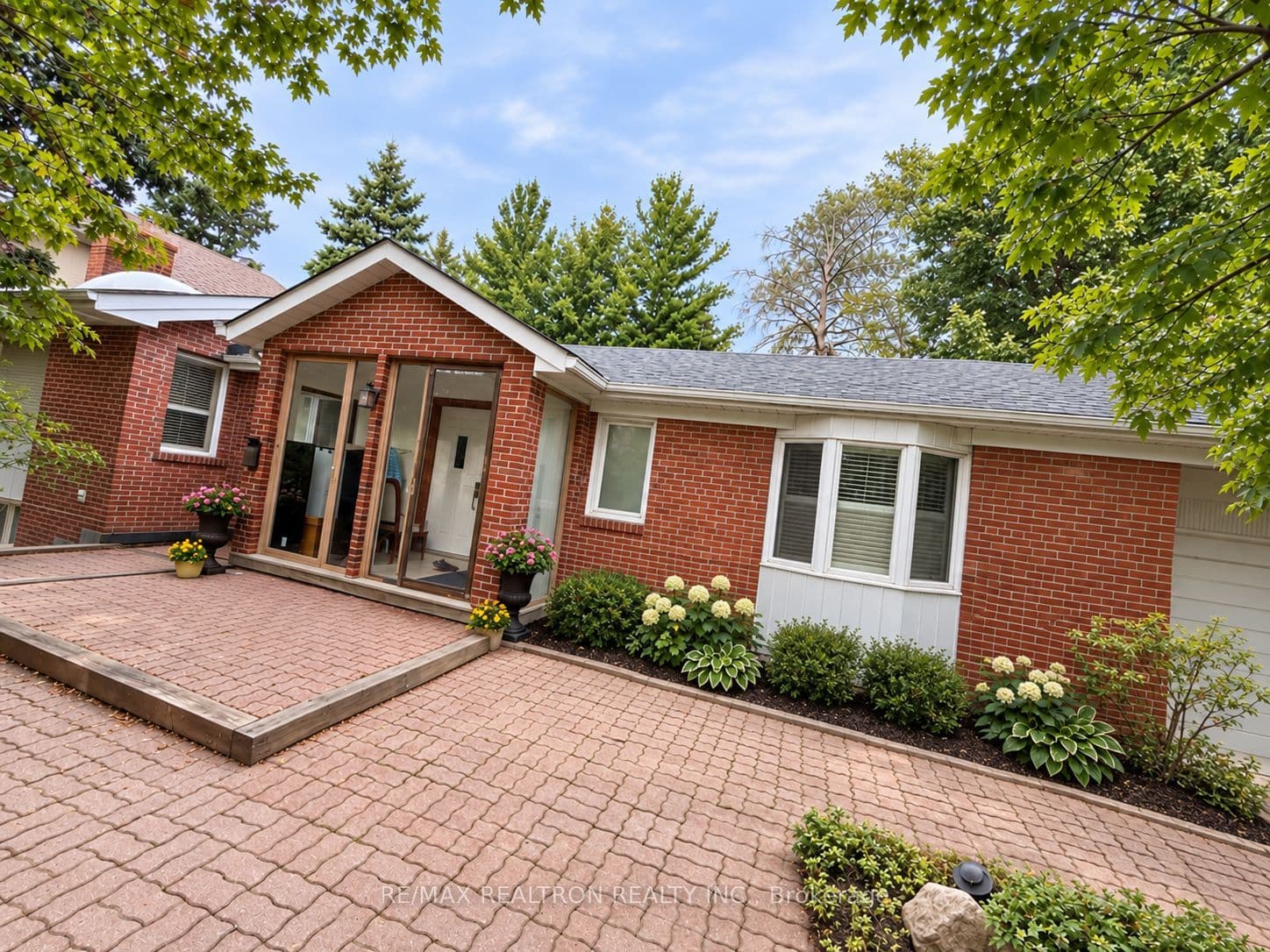 97 Estelle Avenue photo 1