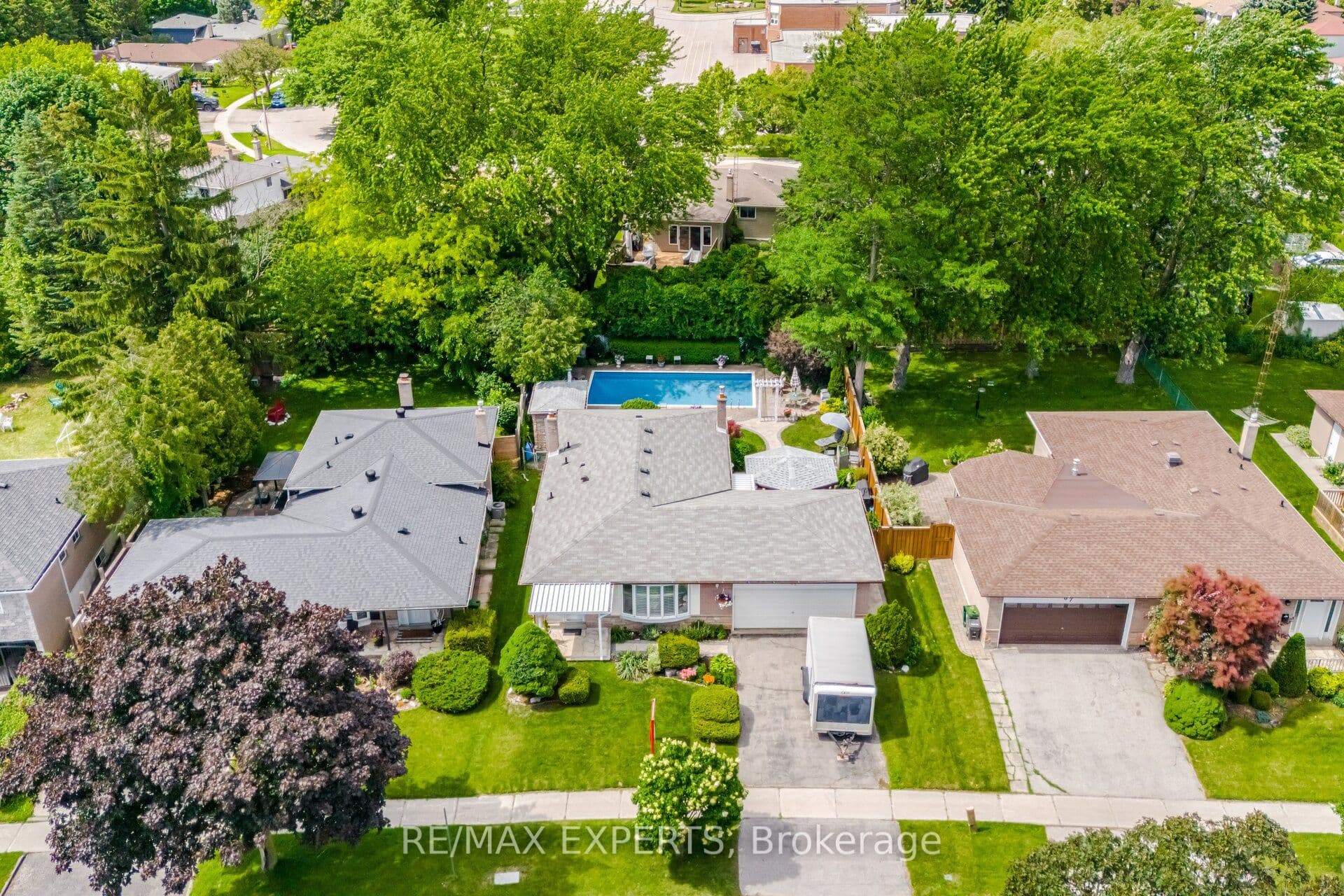69 Oakmedow Boulevard photo 1