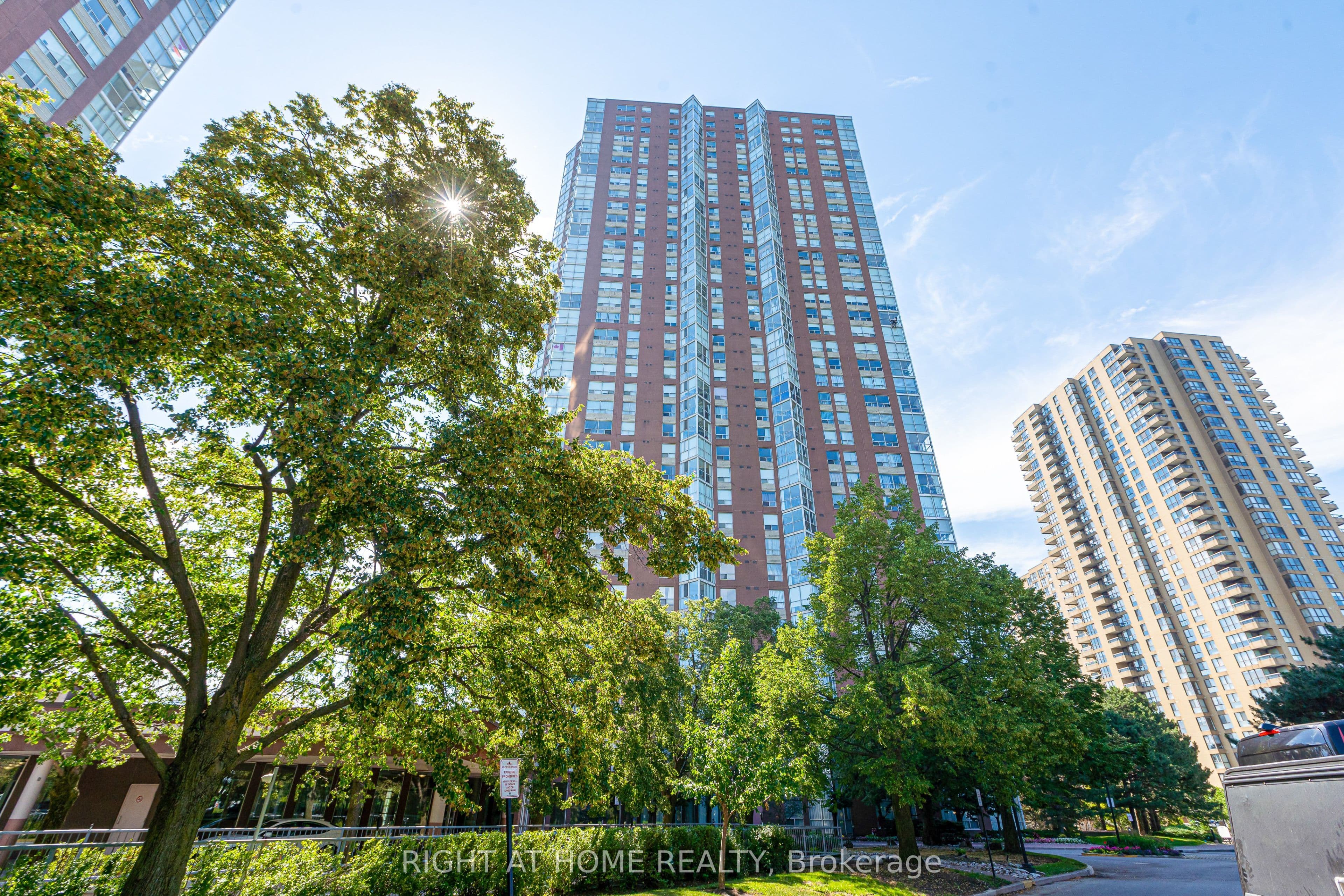 Unit 2211 5 Concorde Place photo 1