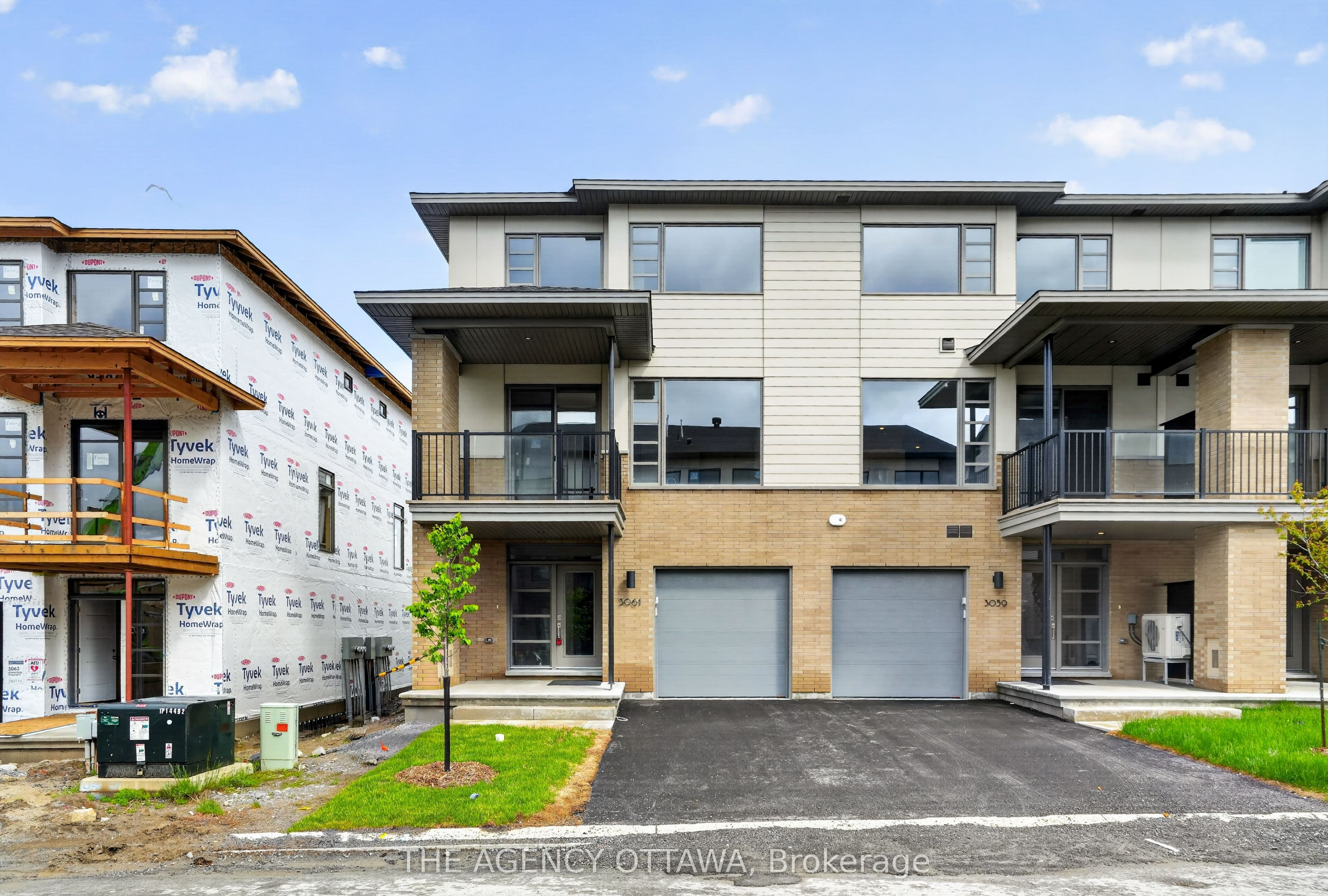 3061 Showcase Crescent photo 1