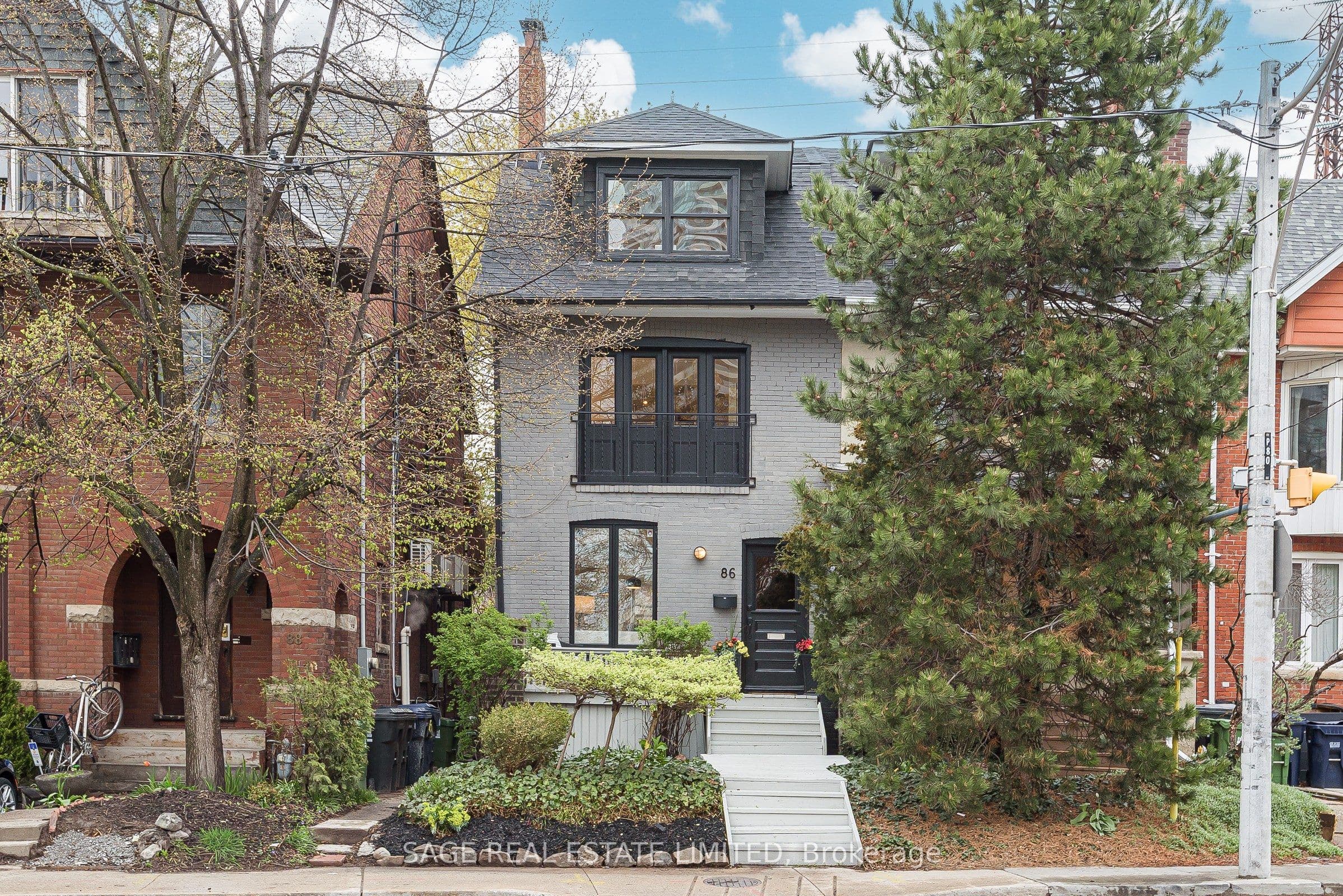 86 Dupont Street photo 1