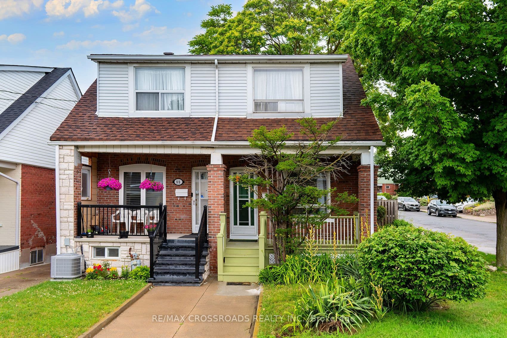 90 Milverton Boulevard photo 1