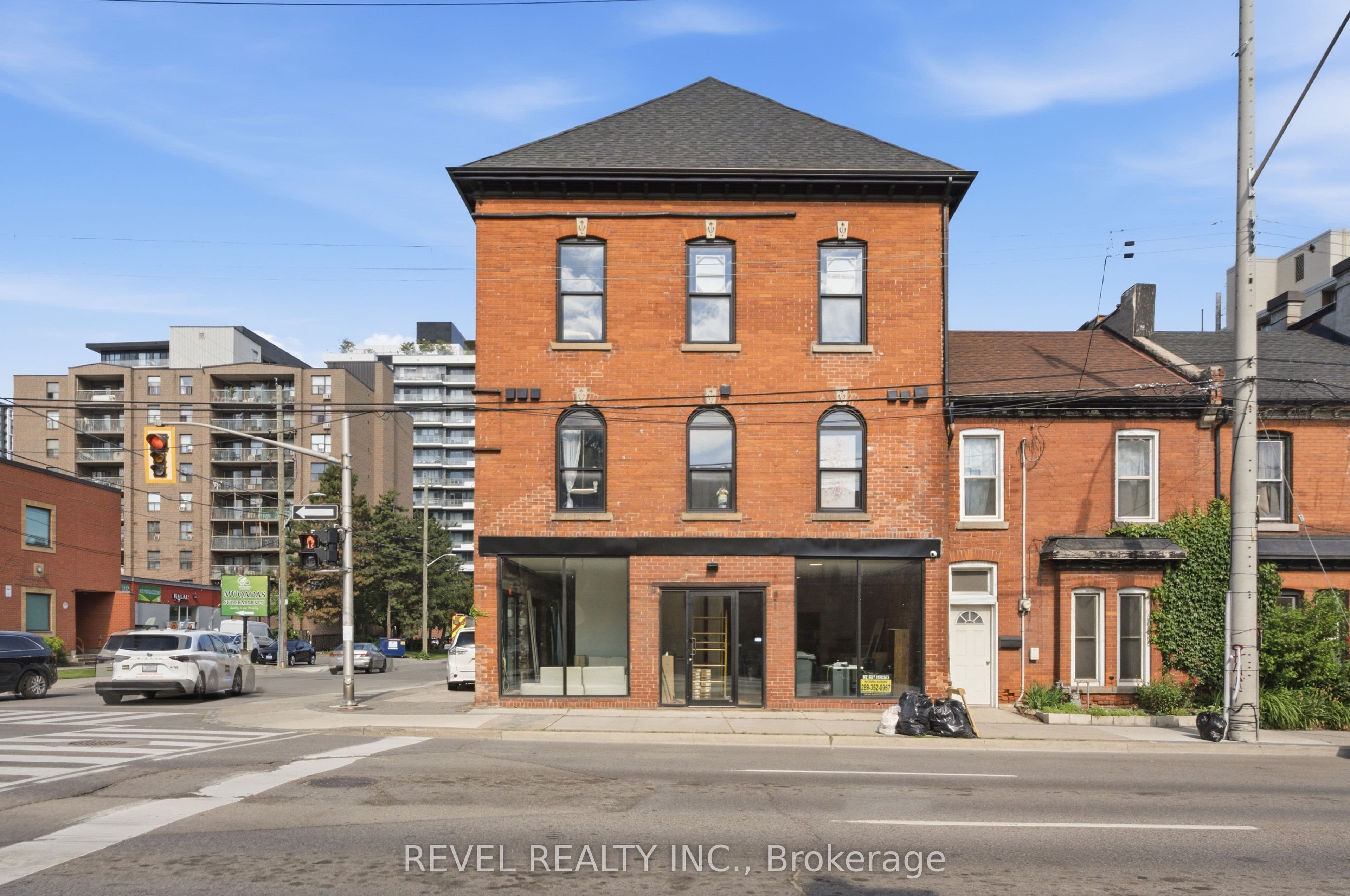 45 Wellington Street photo 1