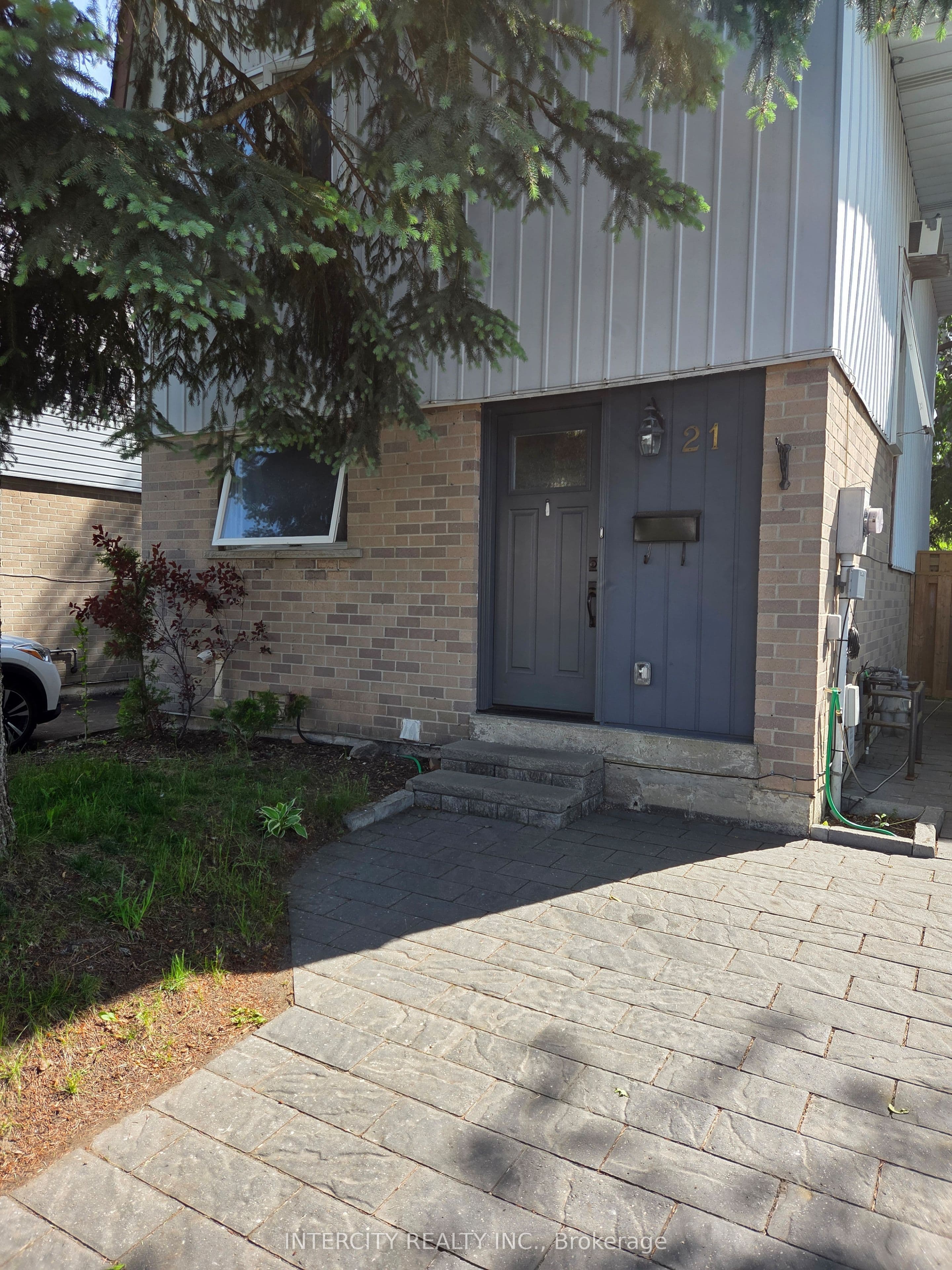 21 Highview Trail photo 1
