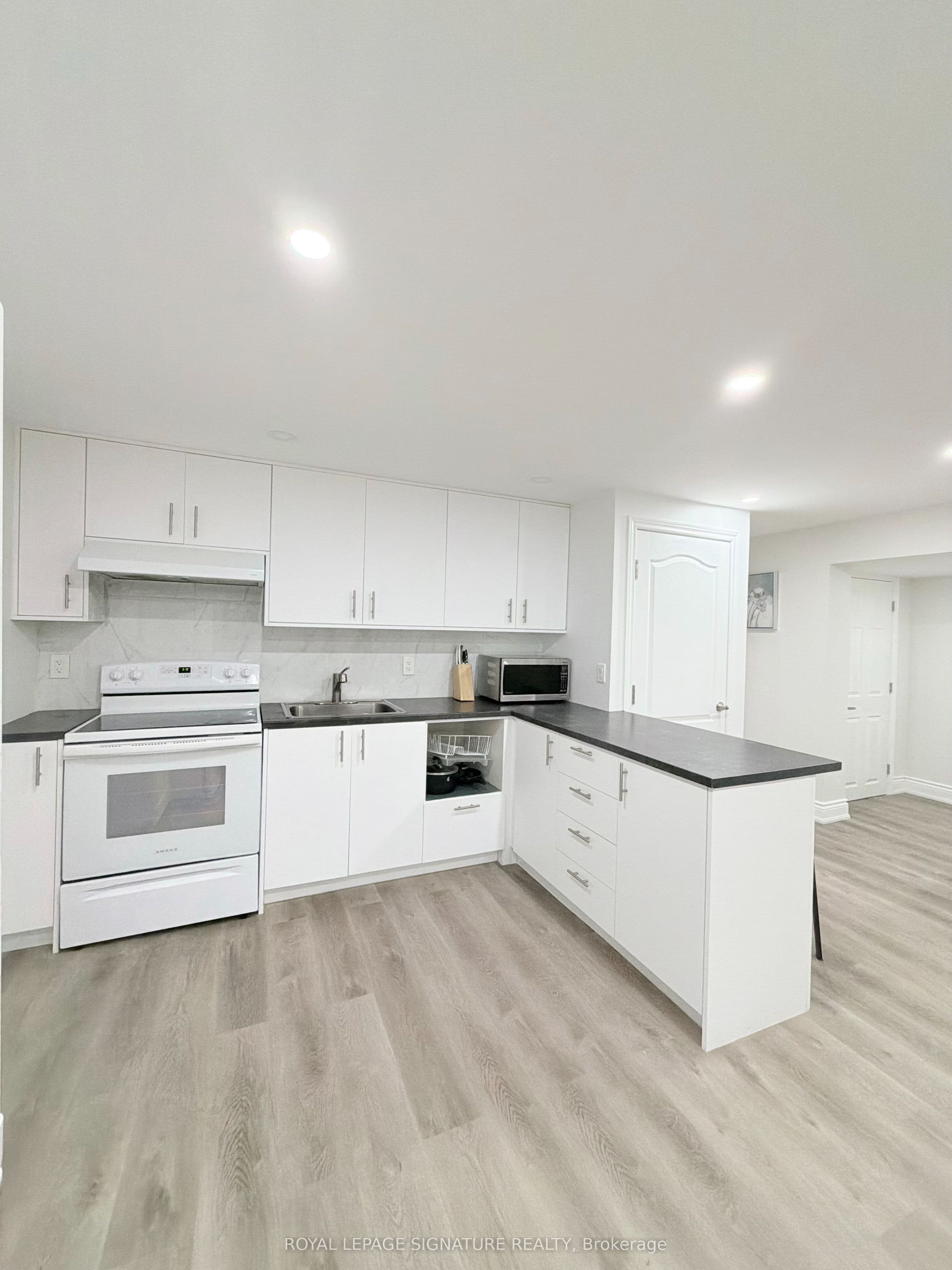 3477 Riverspray Crescent photo 1