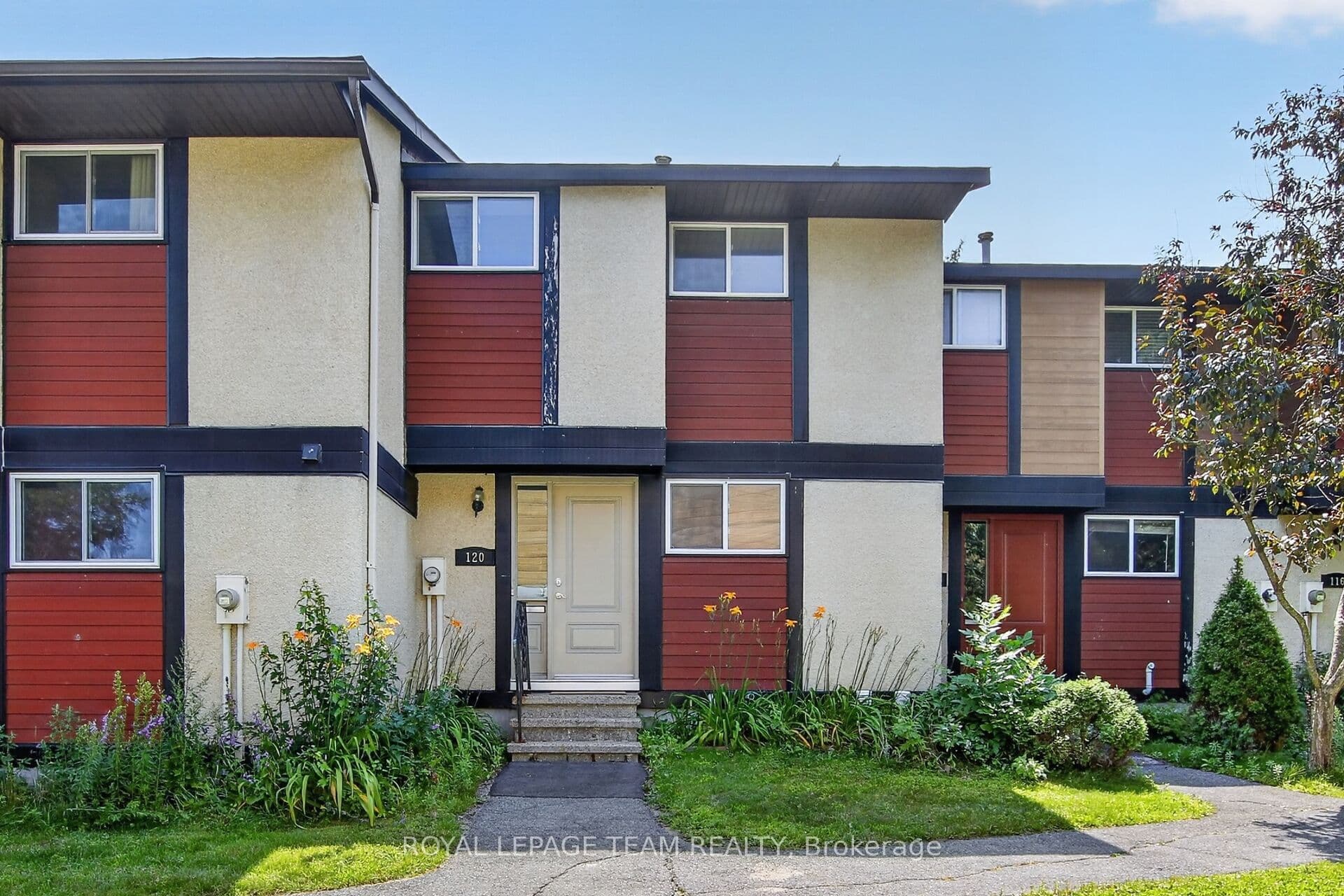 120 Mcclintock Way photo 1
