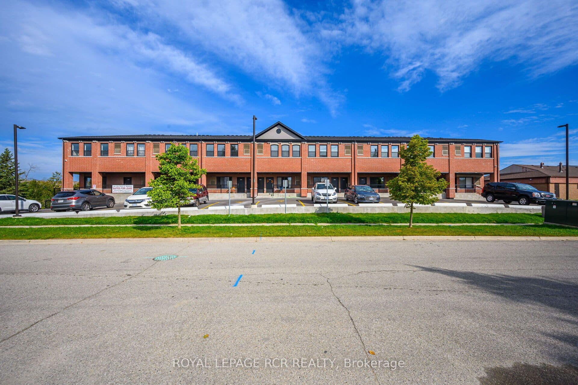 Unit 305 15 Brenda Boulevard photo 1