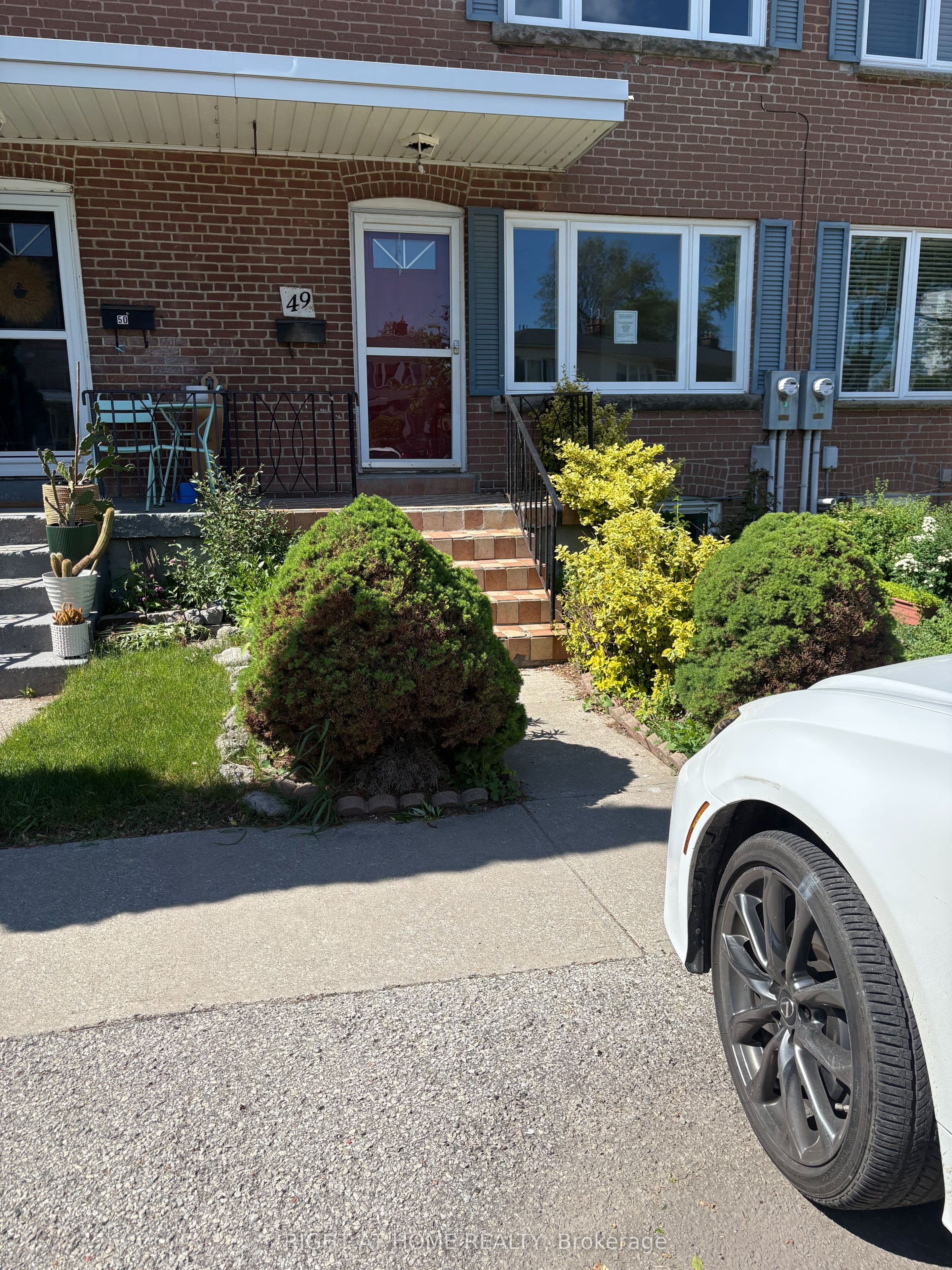 Unit 49 740 KENNEDY Road photo 1