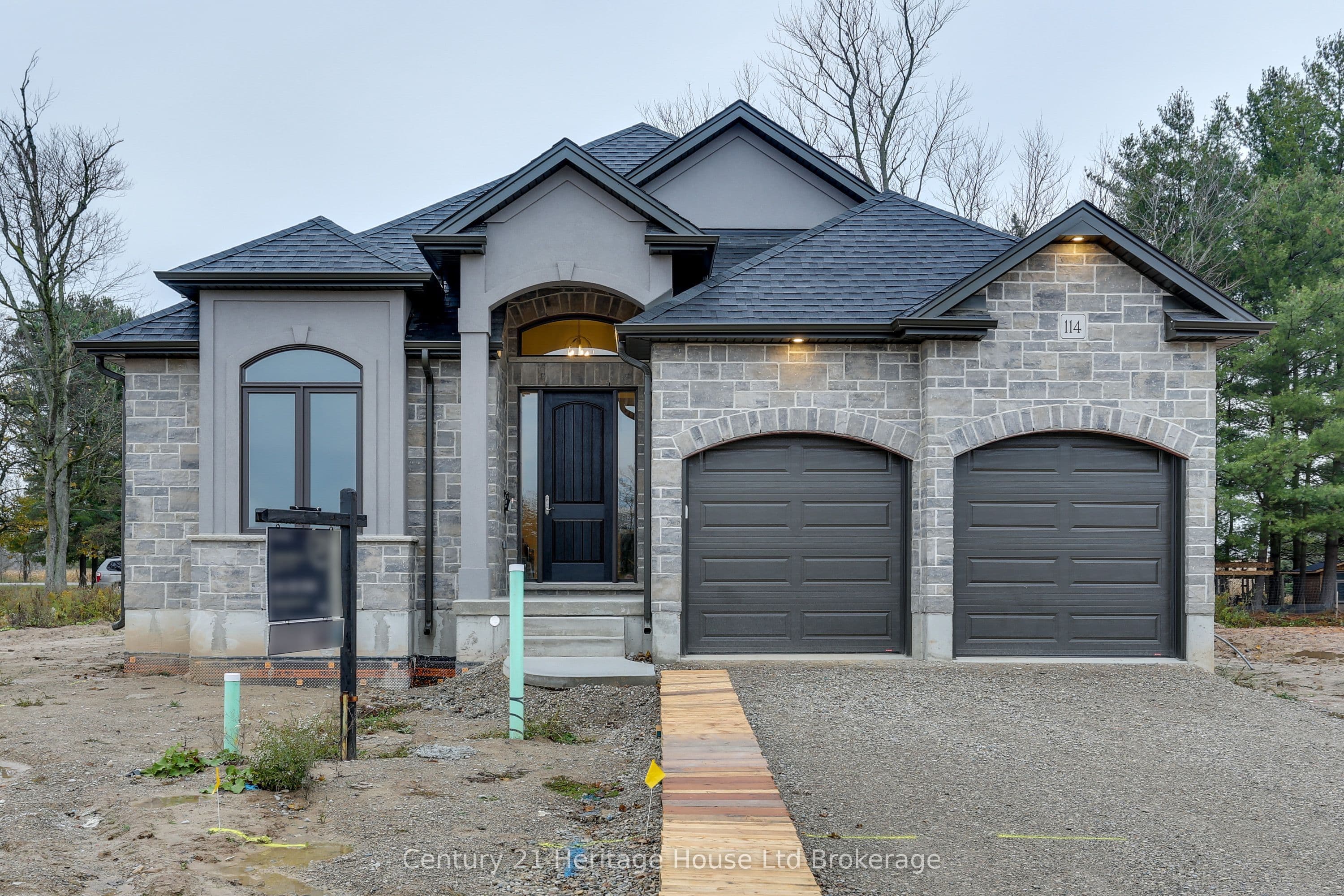 114 Beech Boulevard photo 1