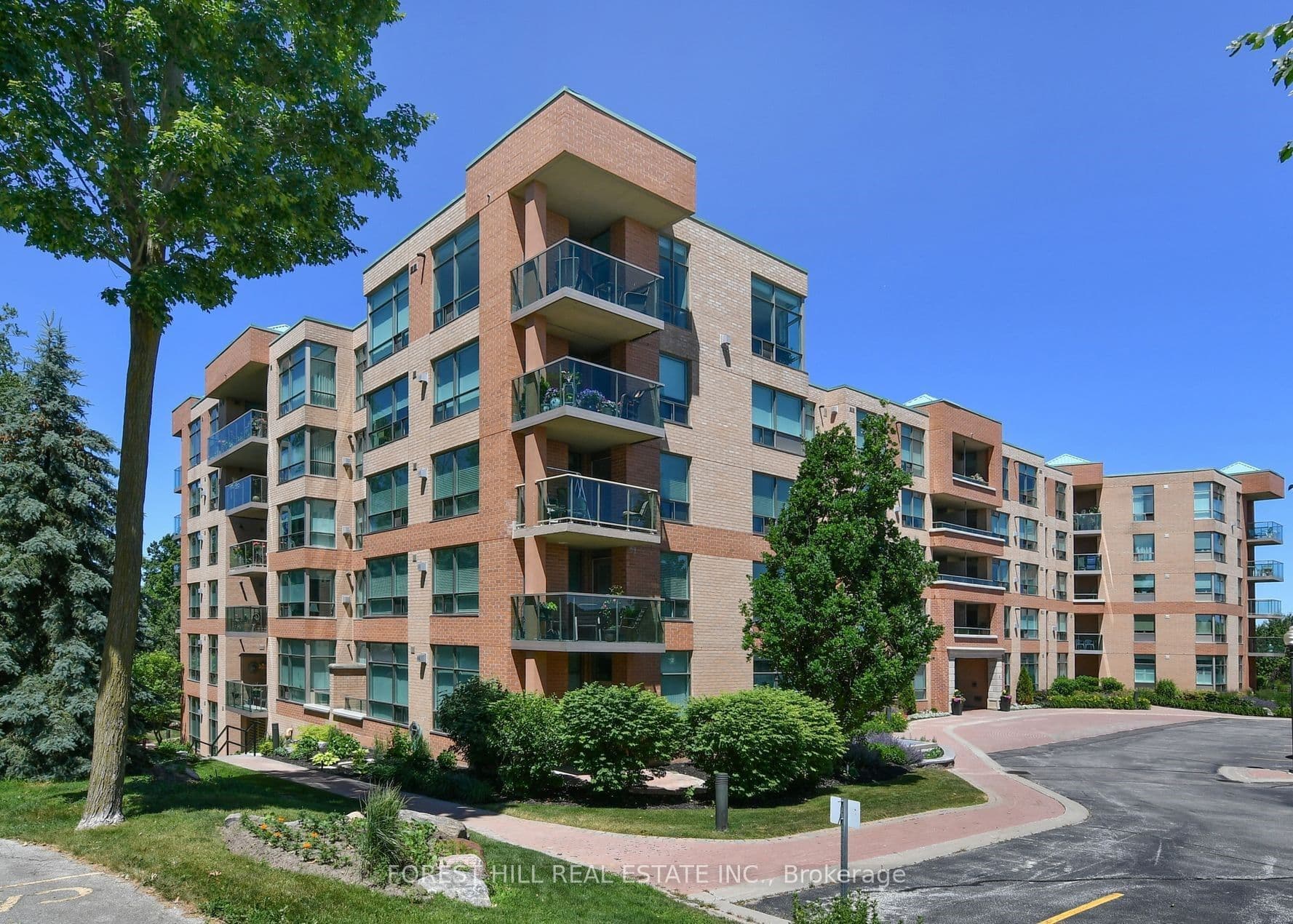Unit 507 4 Briar Hill Heights photo 1