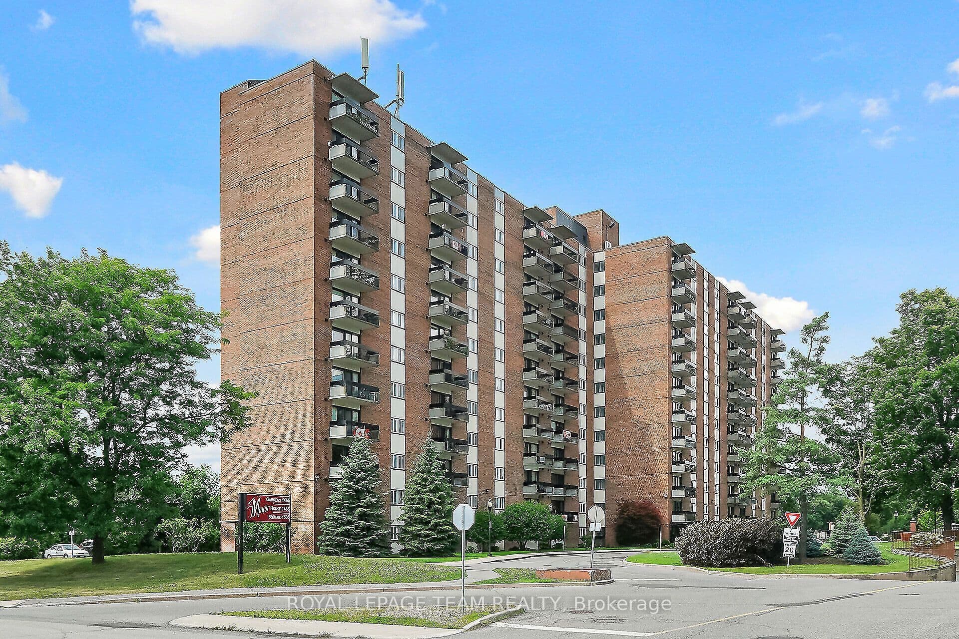 Unit 412 1505 Baseline Road photo 1