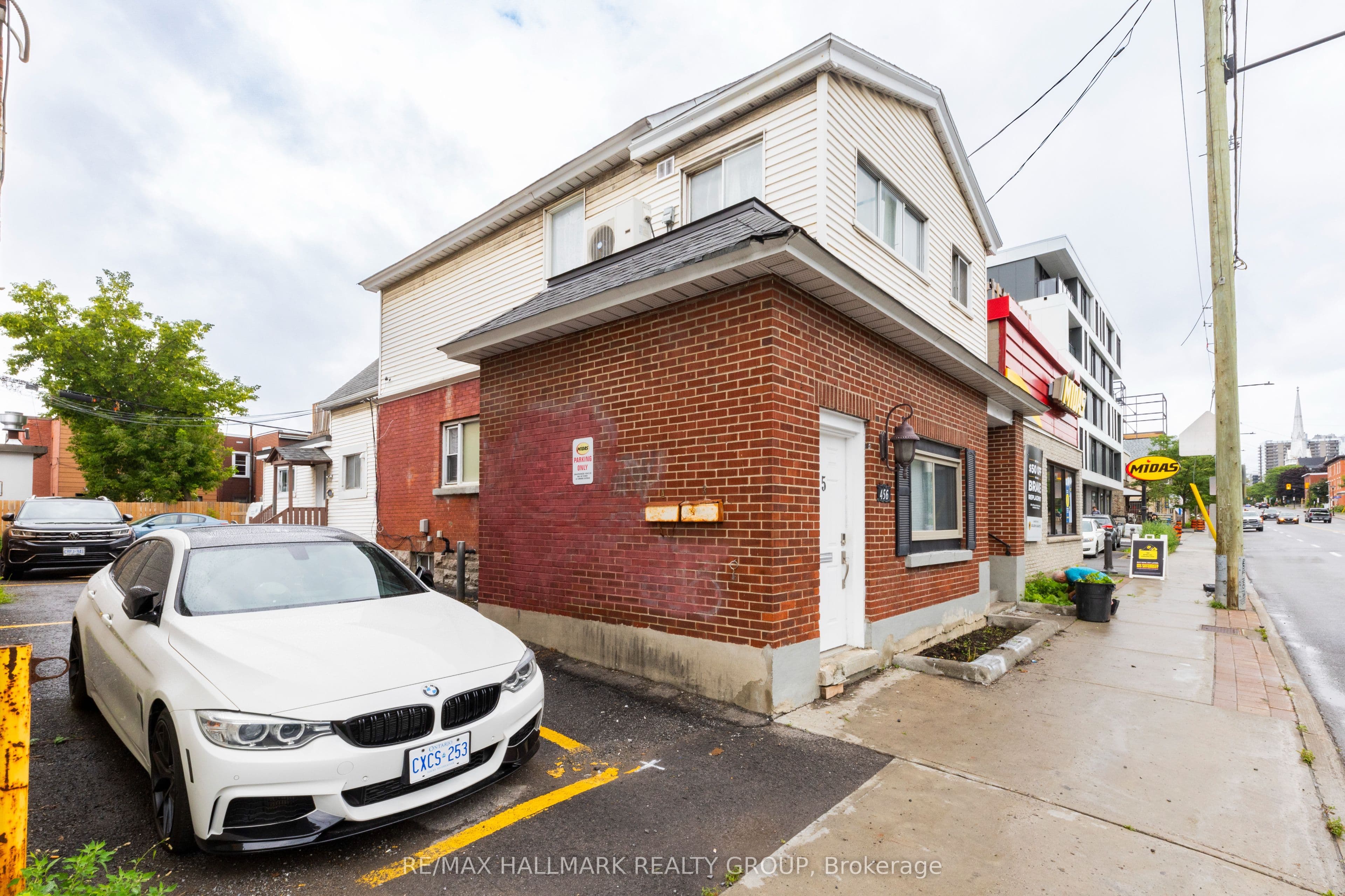 Unit 2 456 BRONSON Avenue photo 1