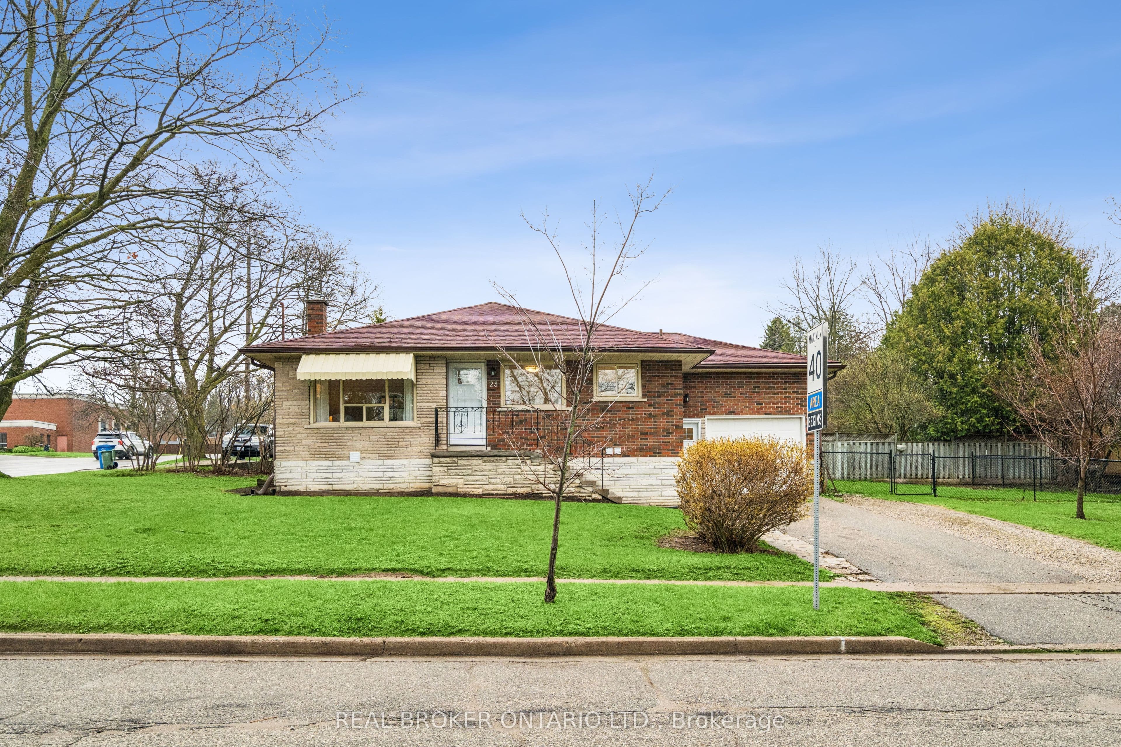 23 Knightswood Boulevard photo 1