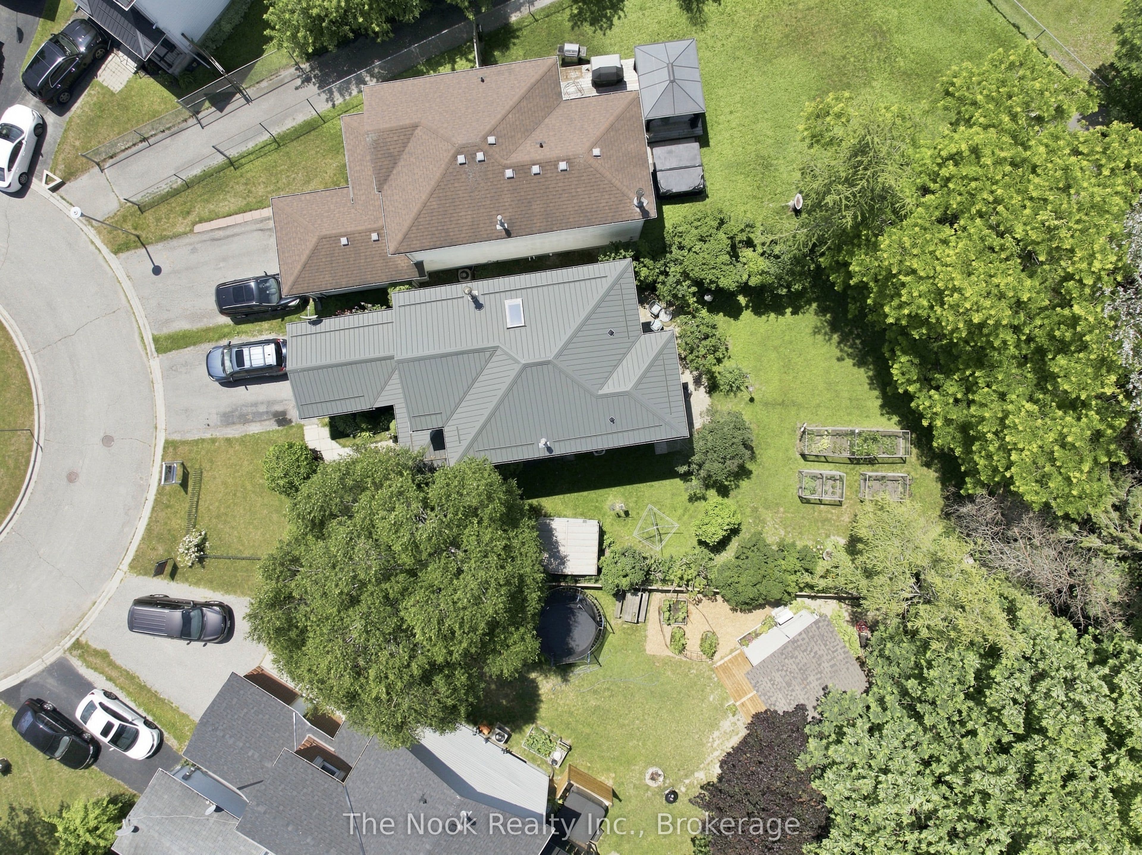 14 Curtis Court photo 1