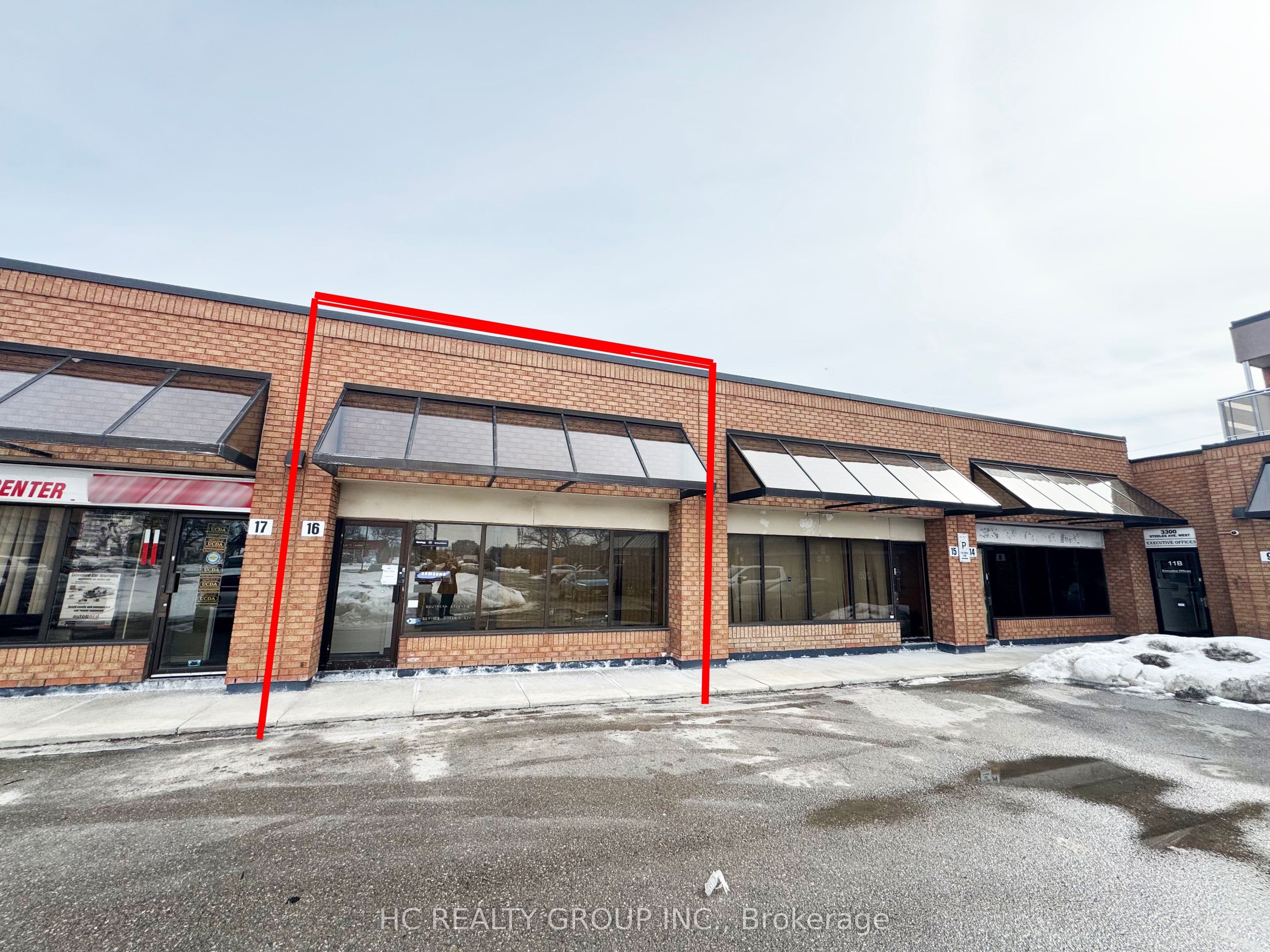 Unit 16 3300 Steeles Avenue photo 1