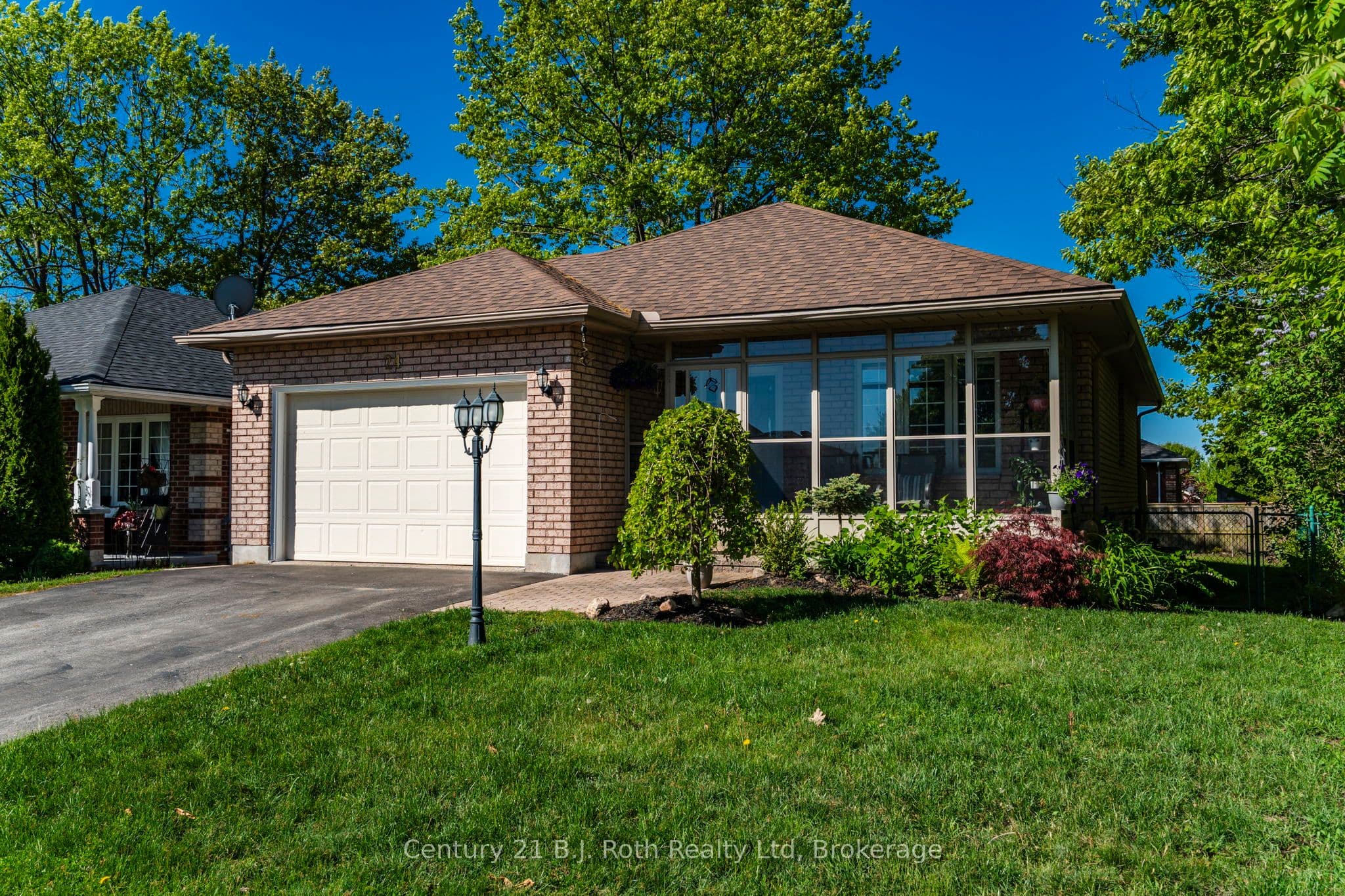 24 Marchand Drive photo 1