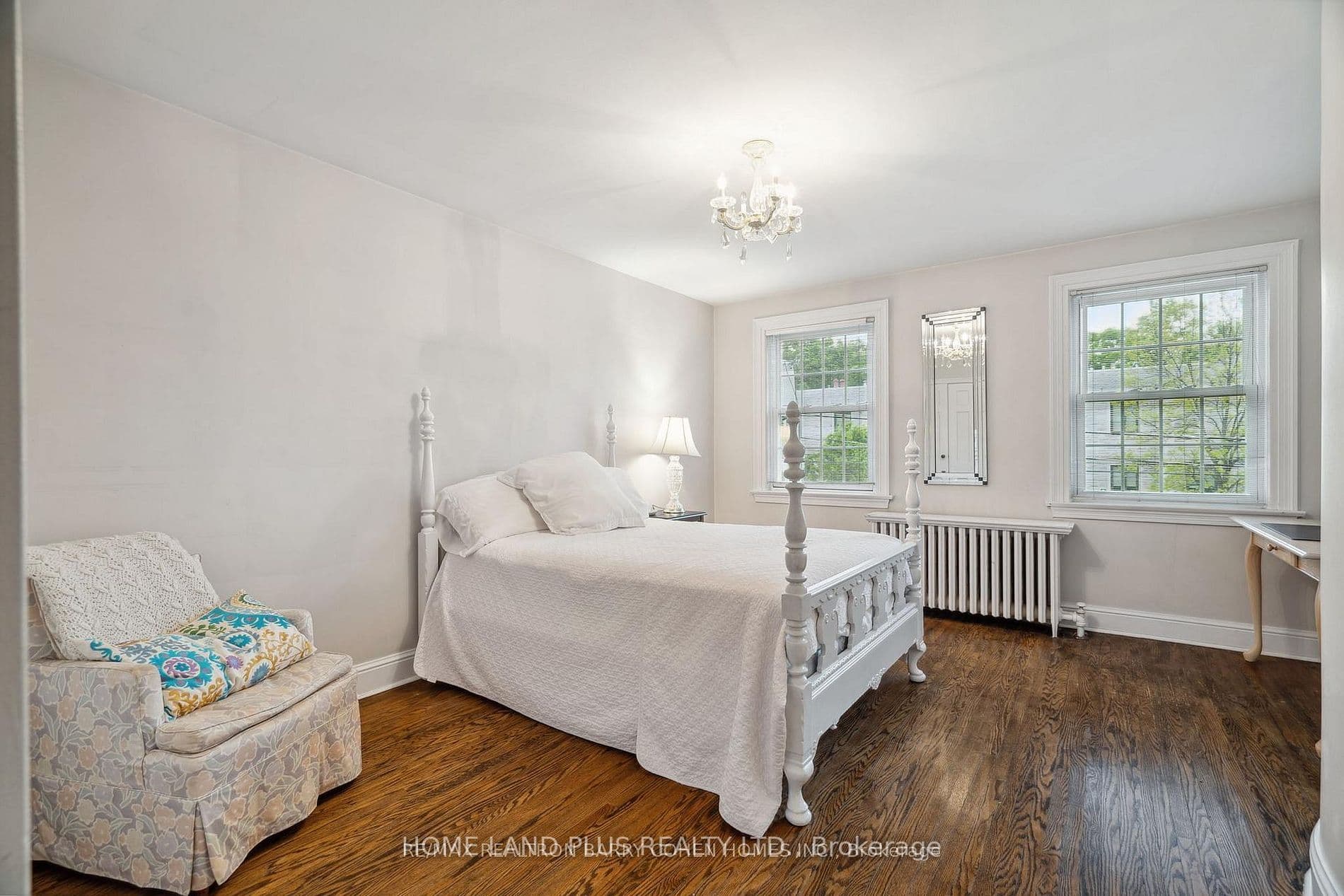 56 Highland Crescent photo 1