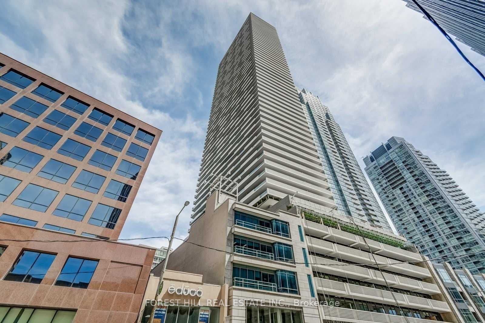 Unit 5610 2221 Yonge Street photo 1