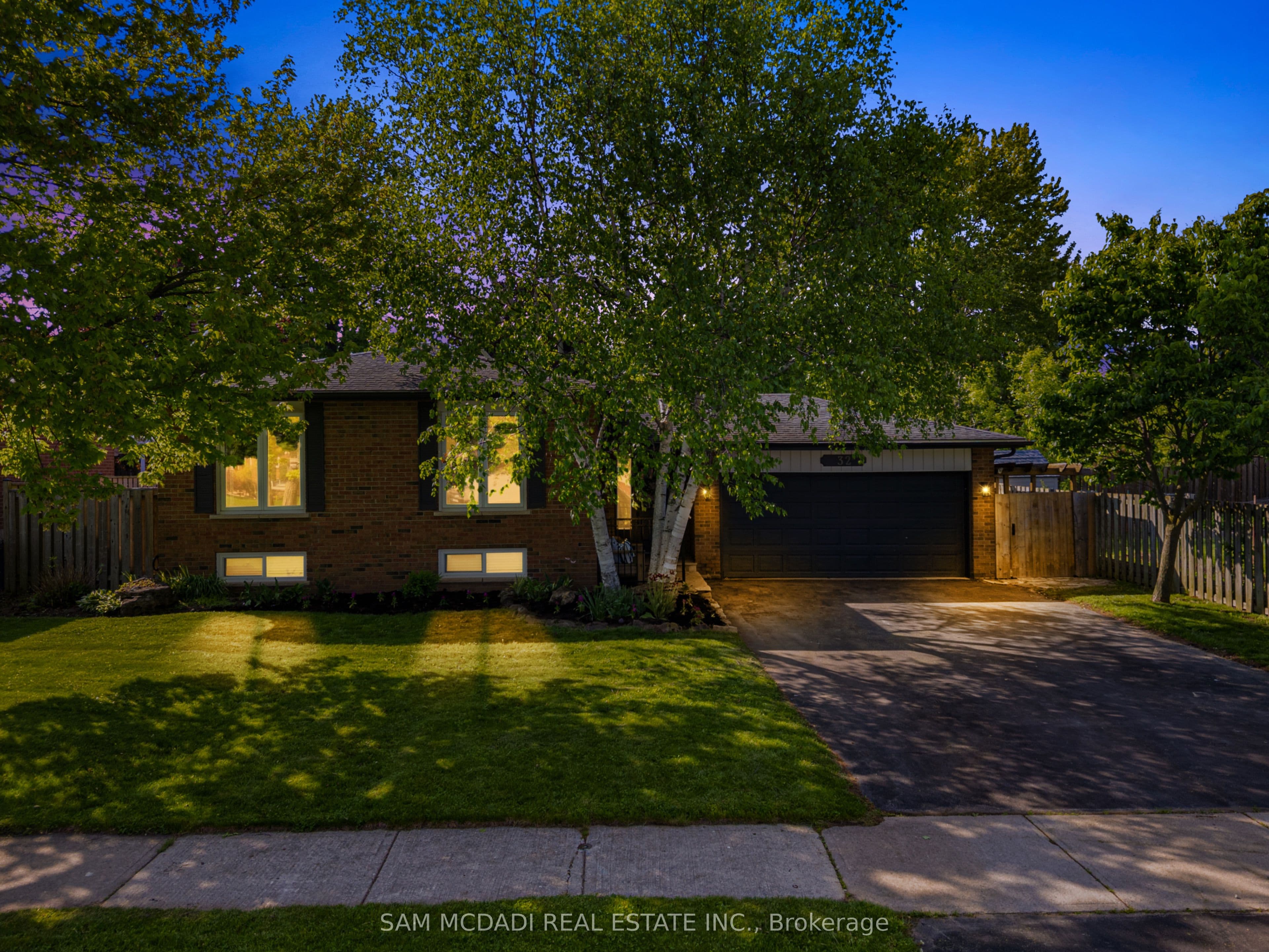 32 Milverton Close photo 1