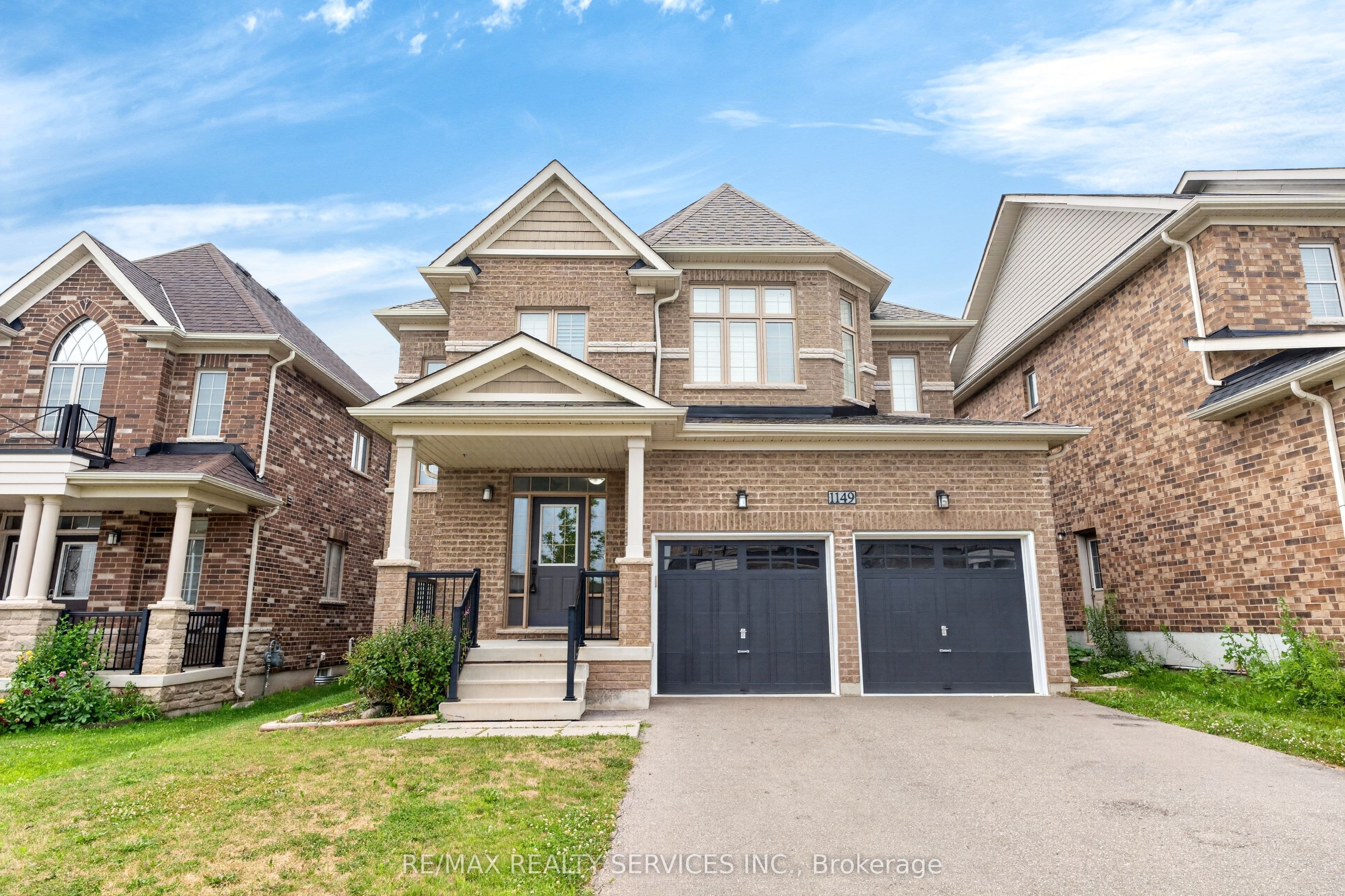 1149 Upper Thames Drive photo 1