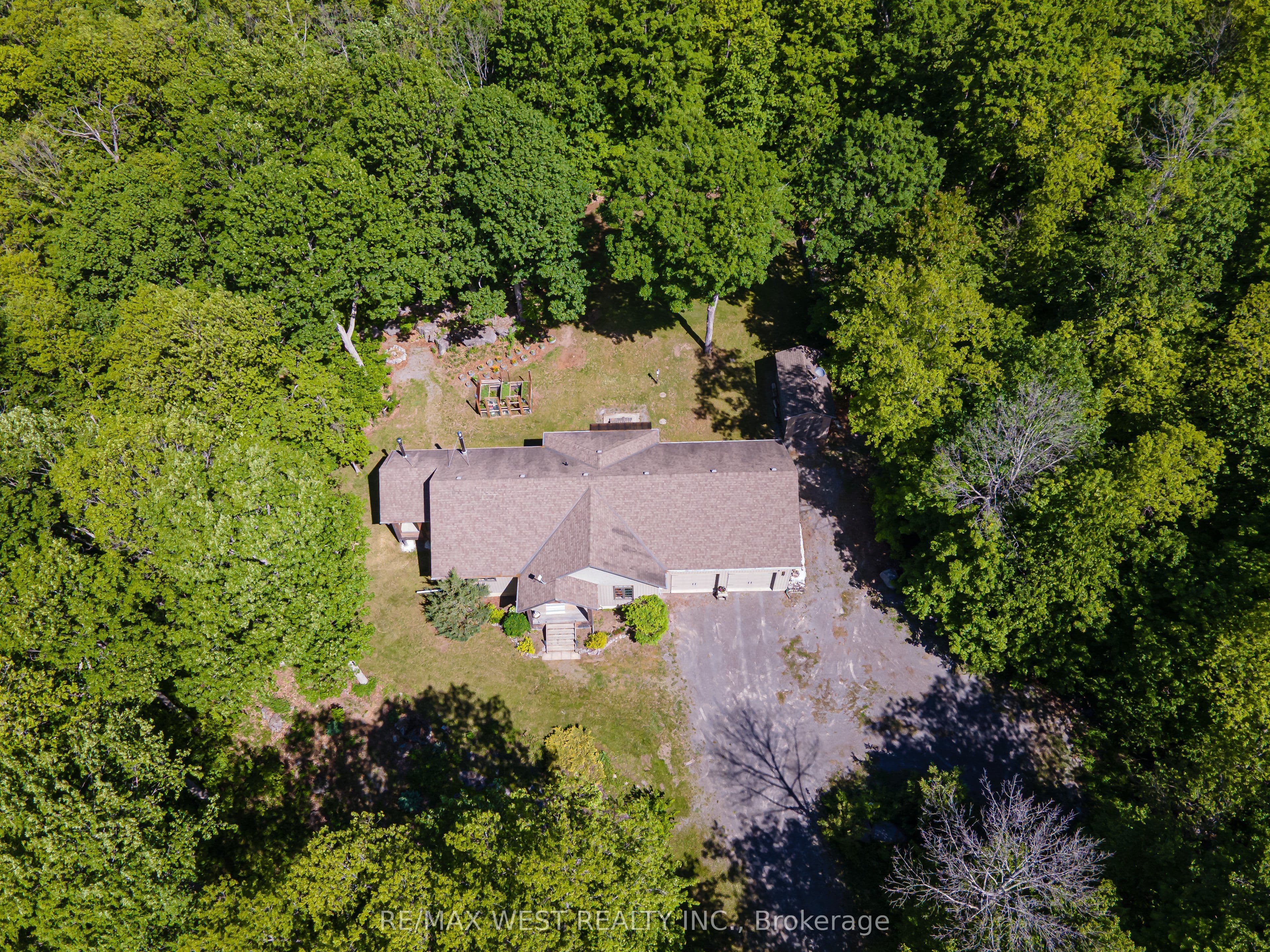 215 Flatrock Road photo 1