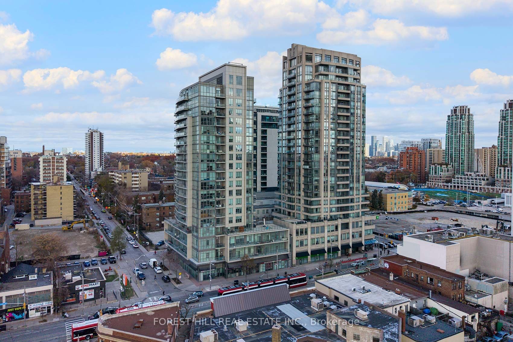 Unit 1505 530 St Clair Avenue photo 1
