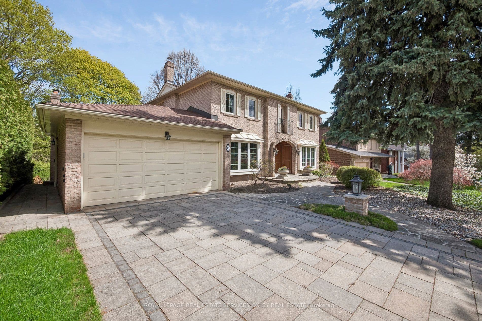 18 Swansdown Drive photo 1