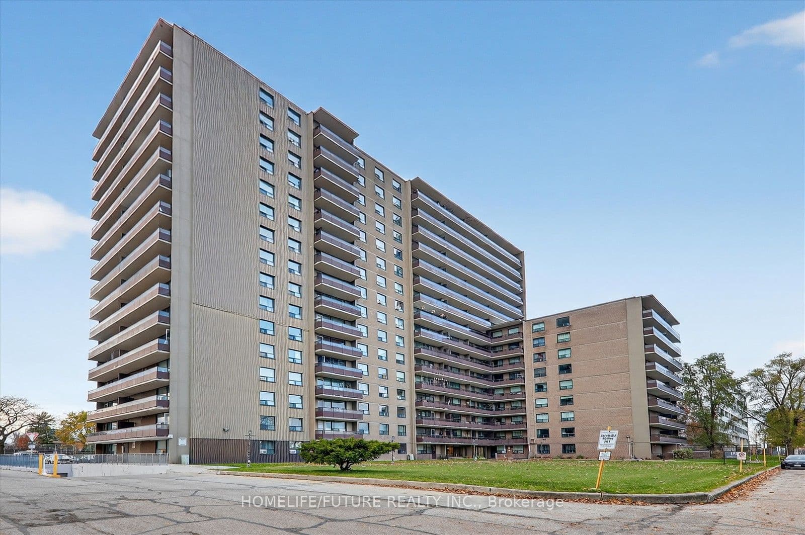 Unit 705 180 Markham Road photo 1