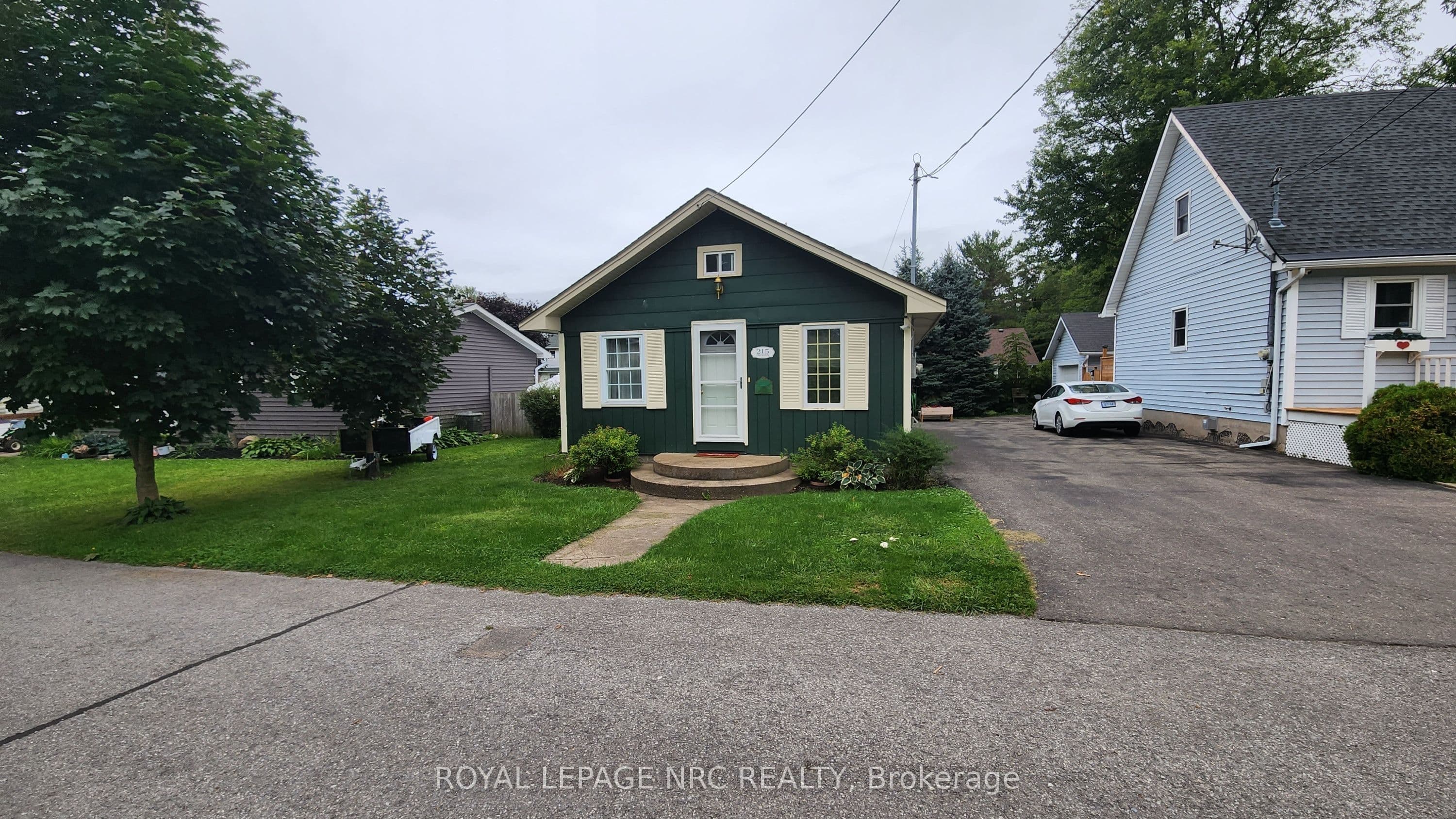 215 Devon Place photo 1