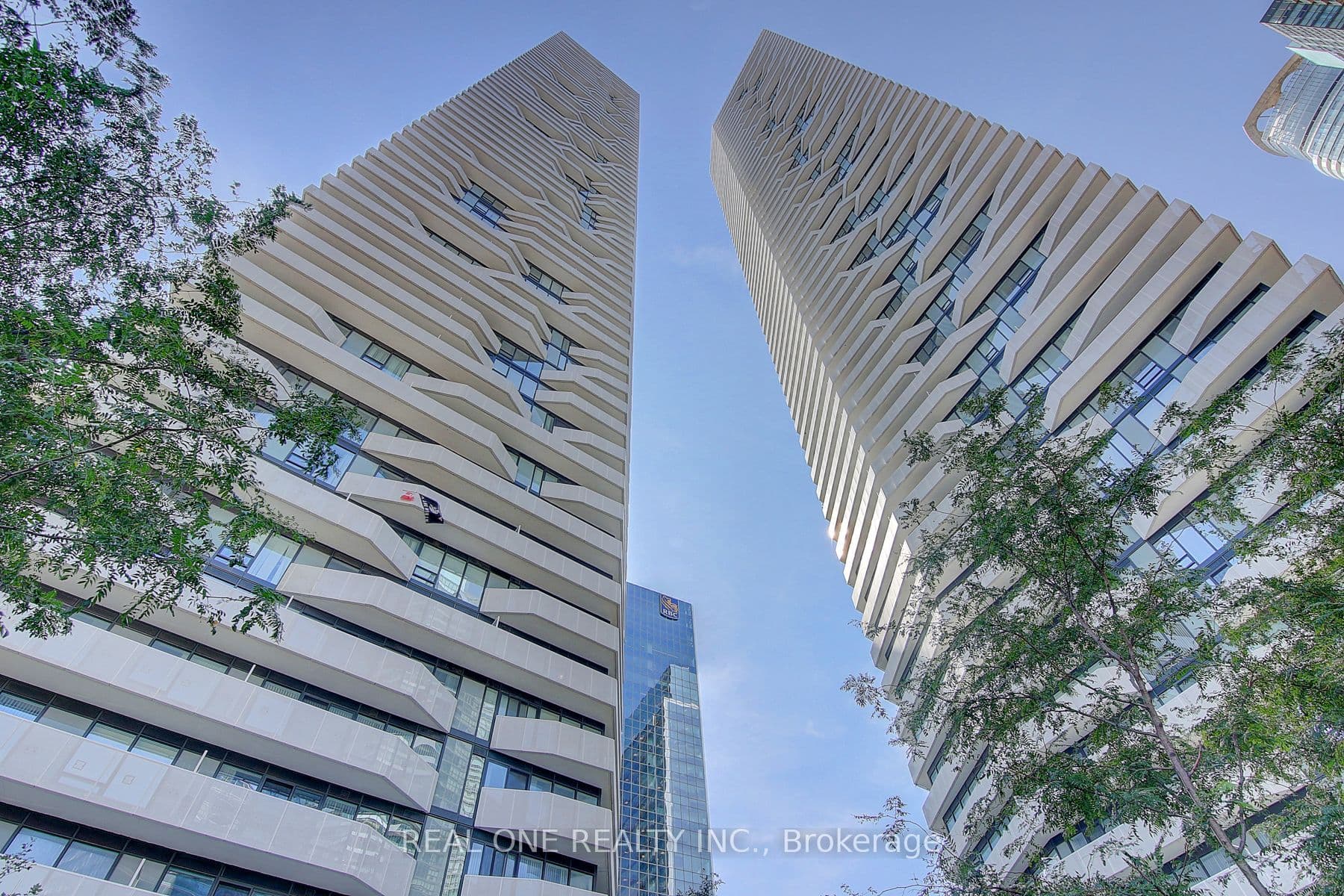 Unit 5008 100 Harbour Street photo 1