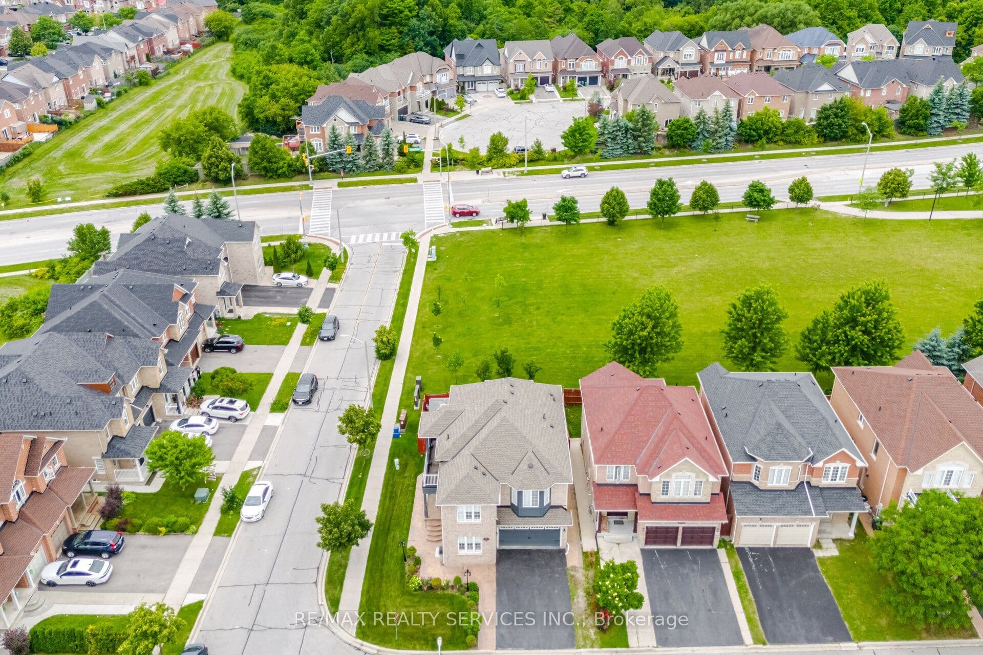 17 Pefferlaw Circle photo 1