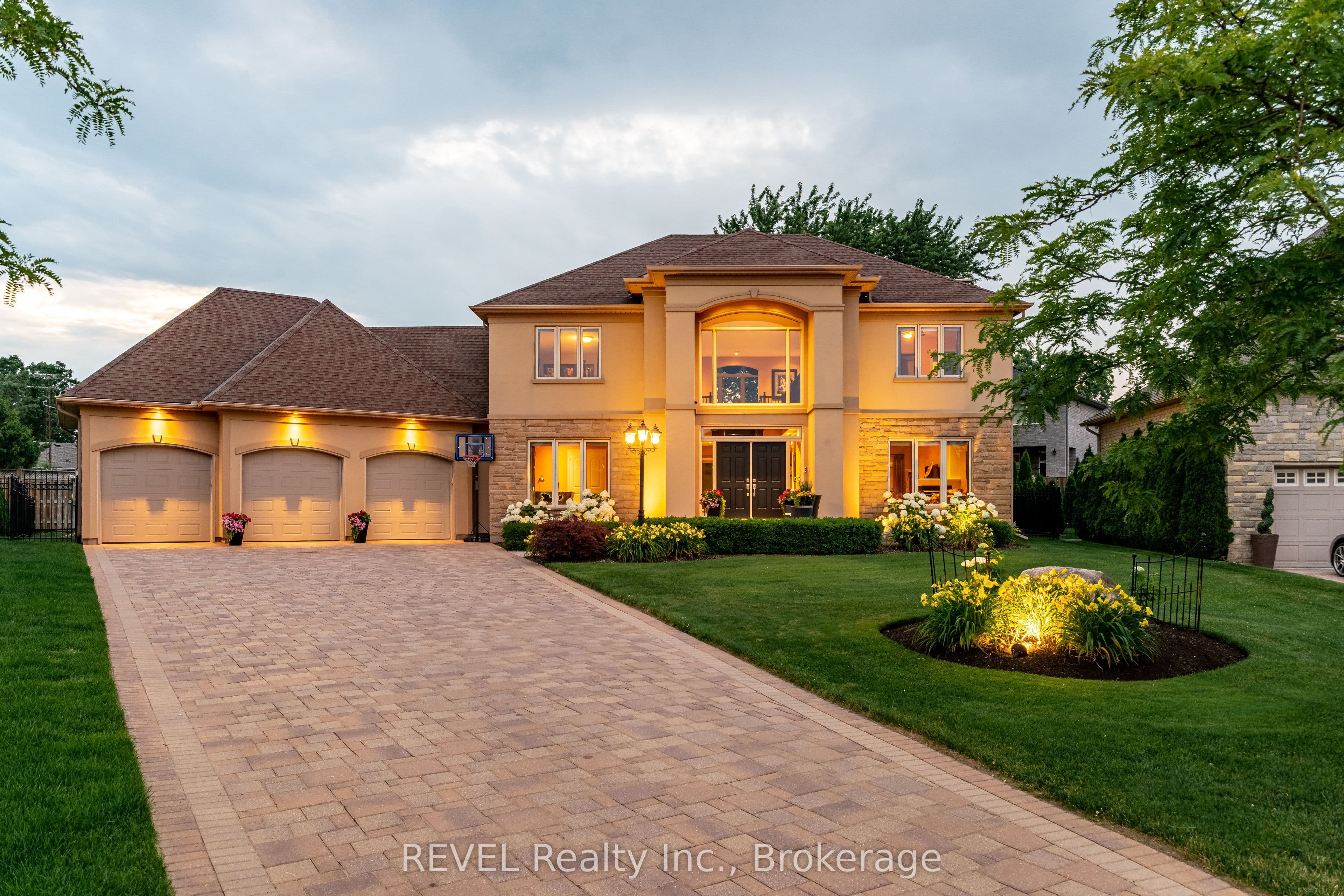 8881 Joseph Court photo 1