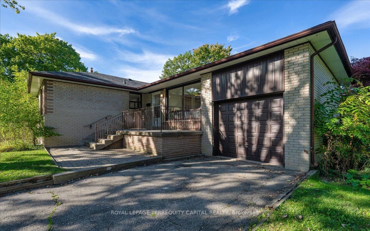 65 Glenmanor Drive photo 1