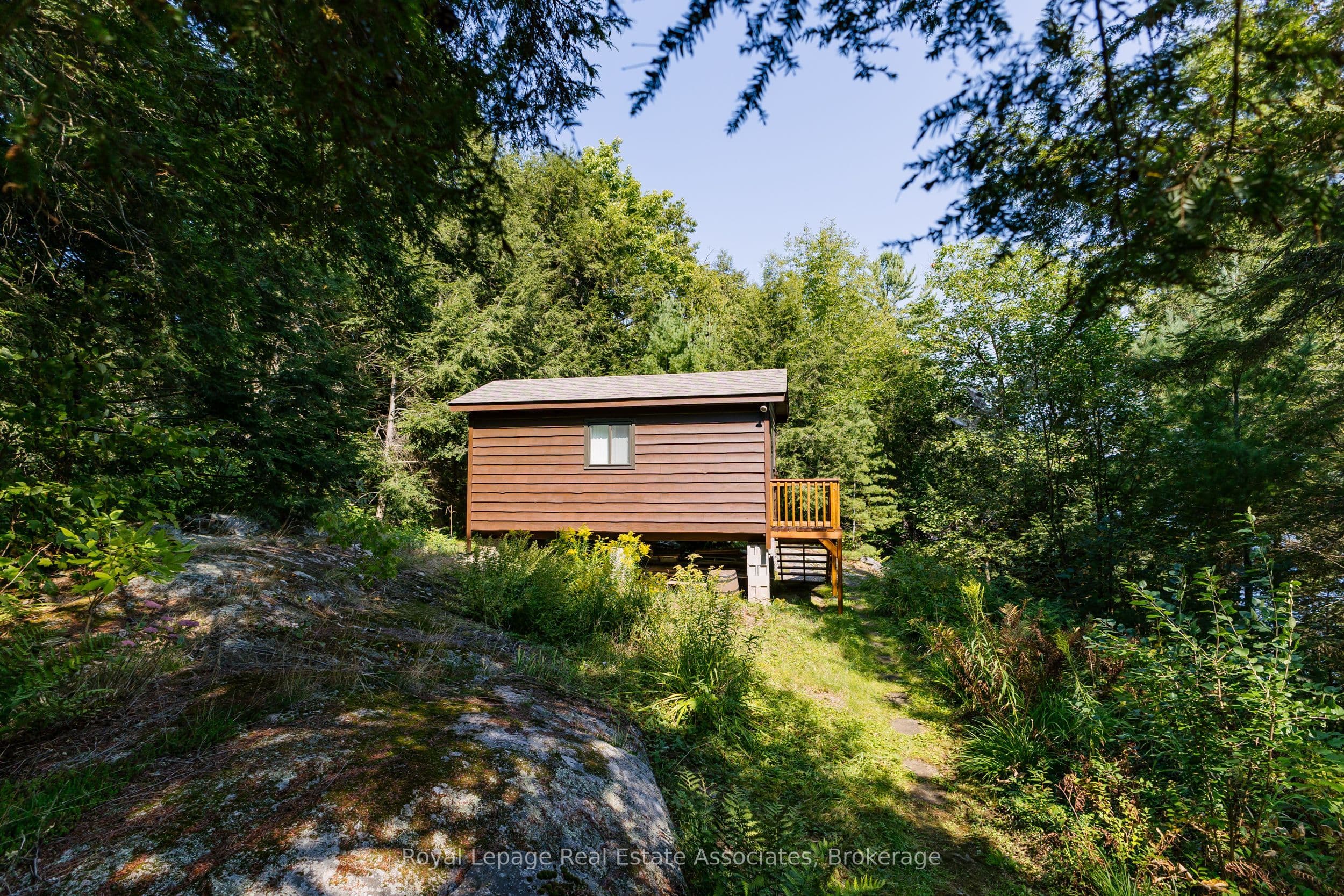 6415 Kennisis Lake Road photo 1