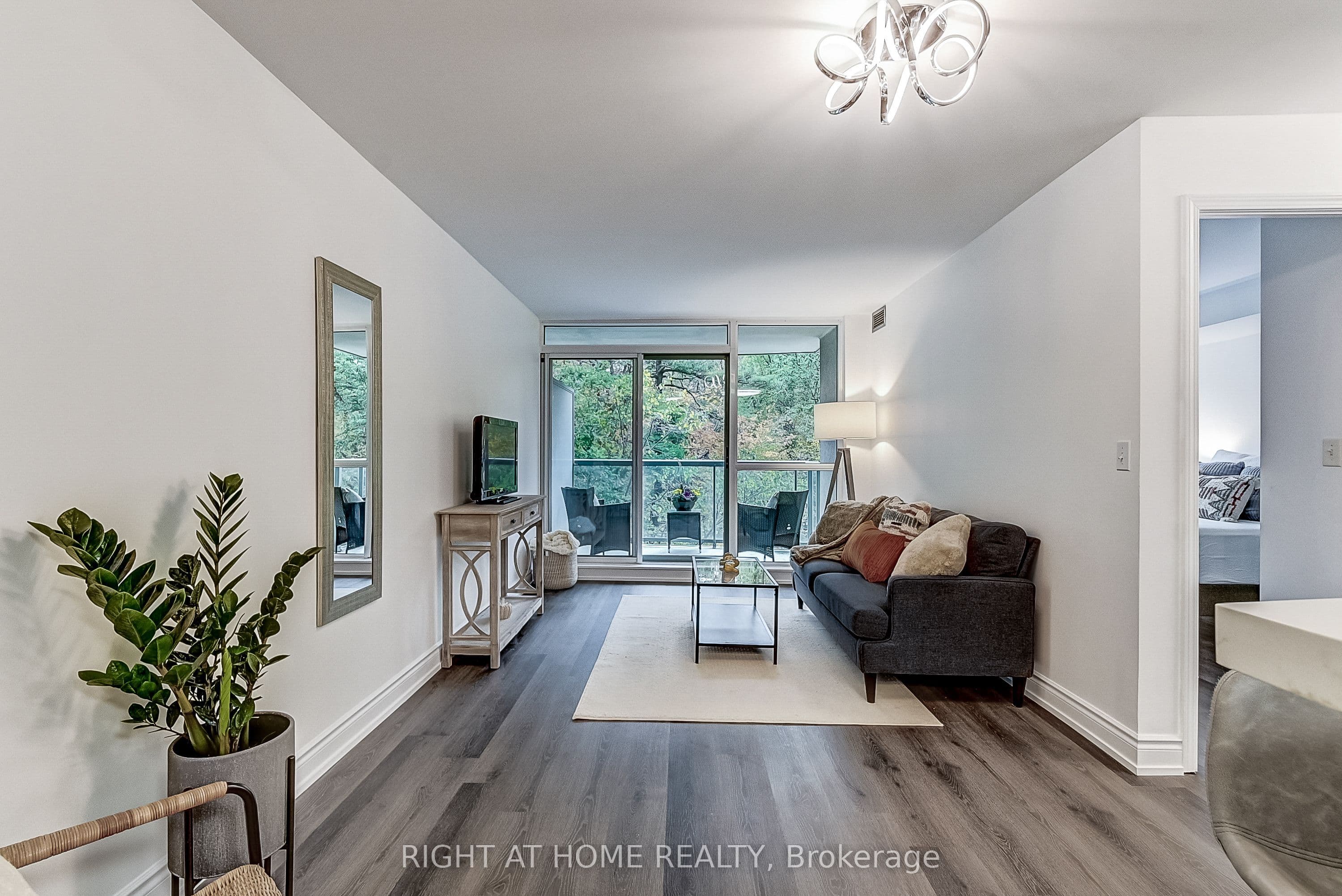 Unit 508 2565 Erin Centre Boulevard photo 1