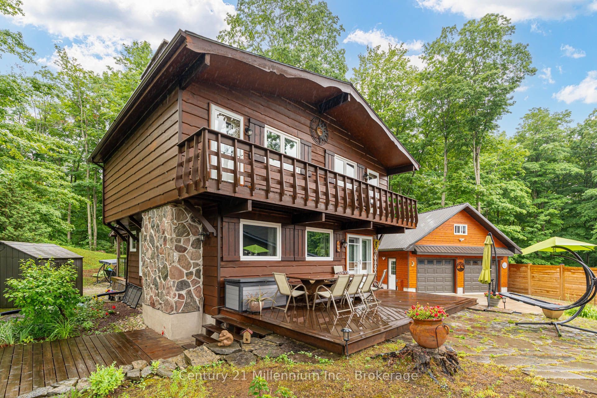 446 Manley Crescent photo 1