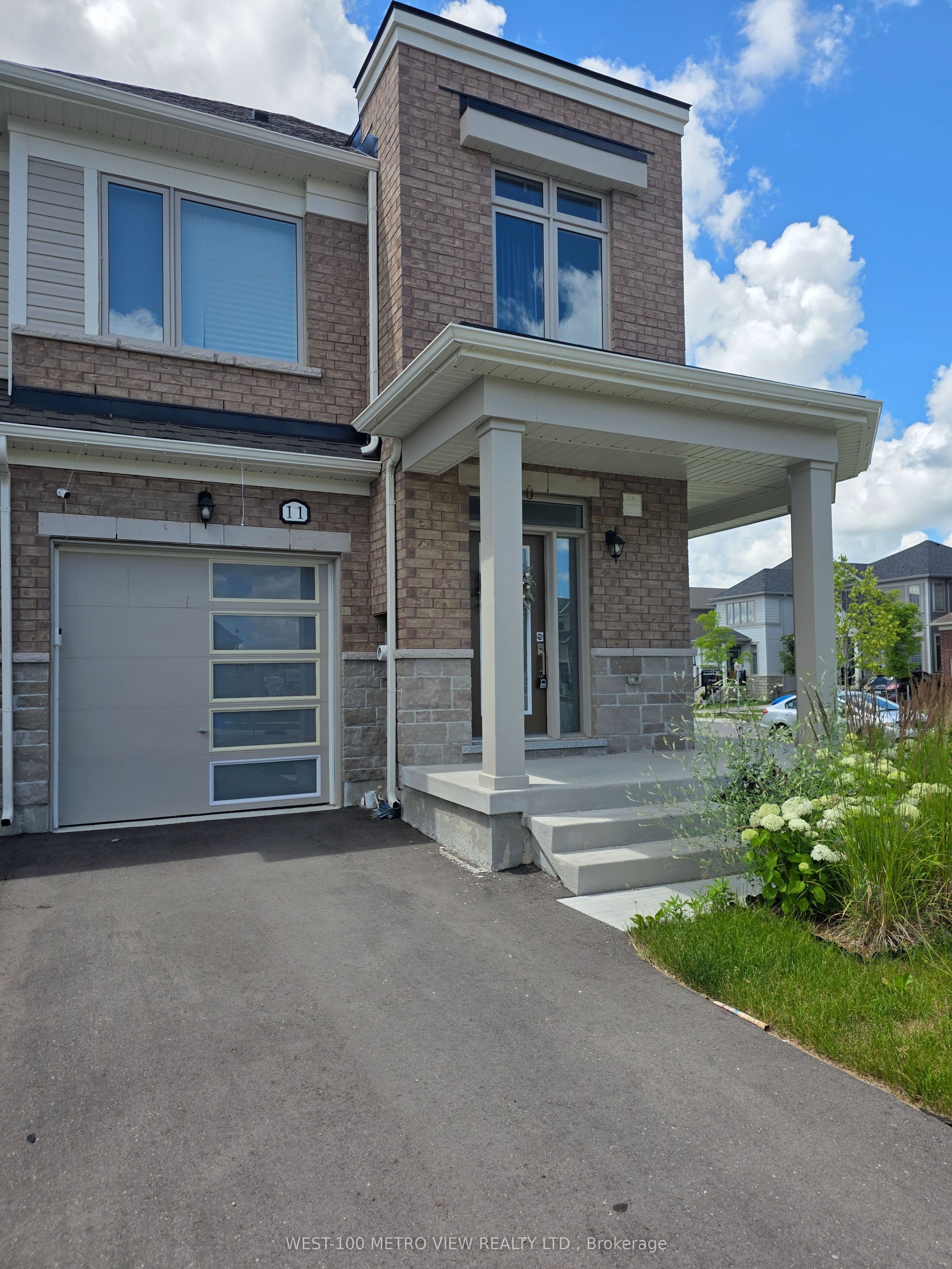11 Edminston Drive photo 1
