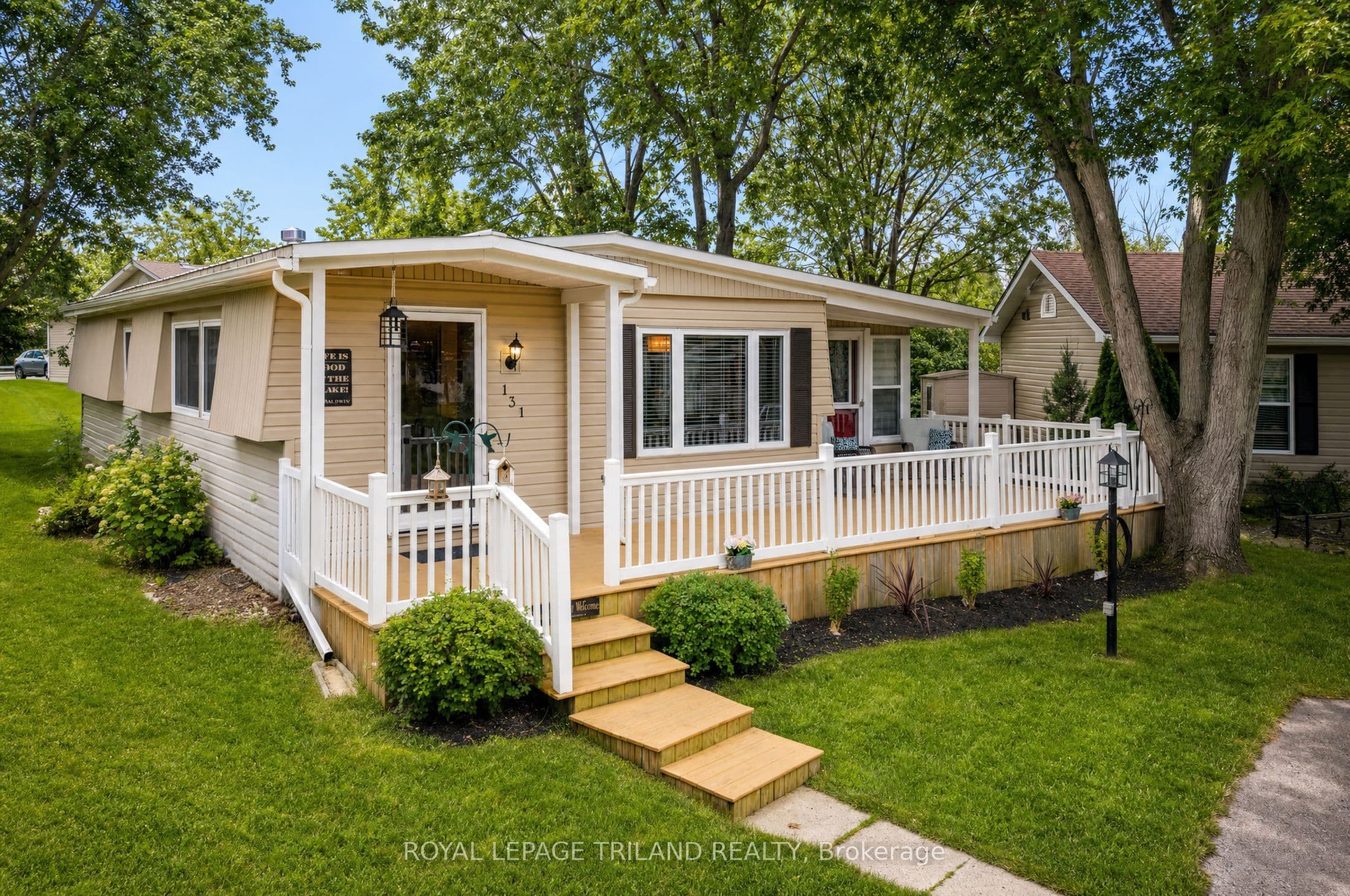 131 Sunningdale Place photo 1