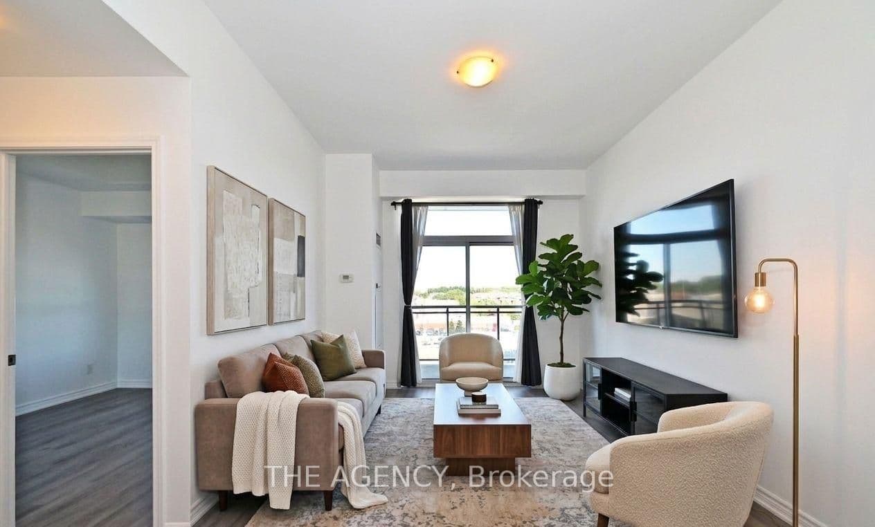 Unit 809 11611 Yonge Street photo 1