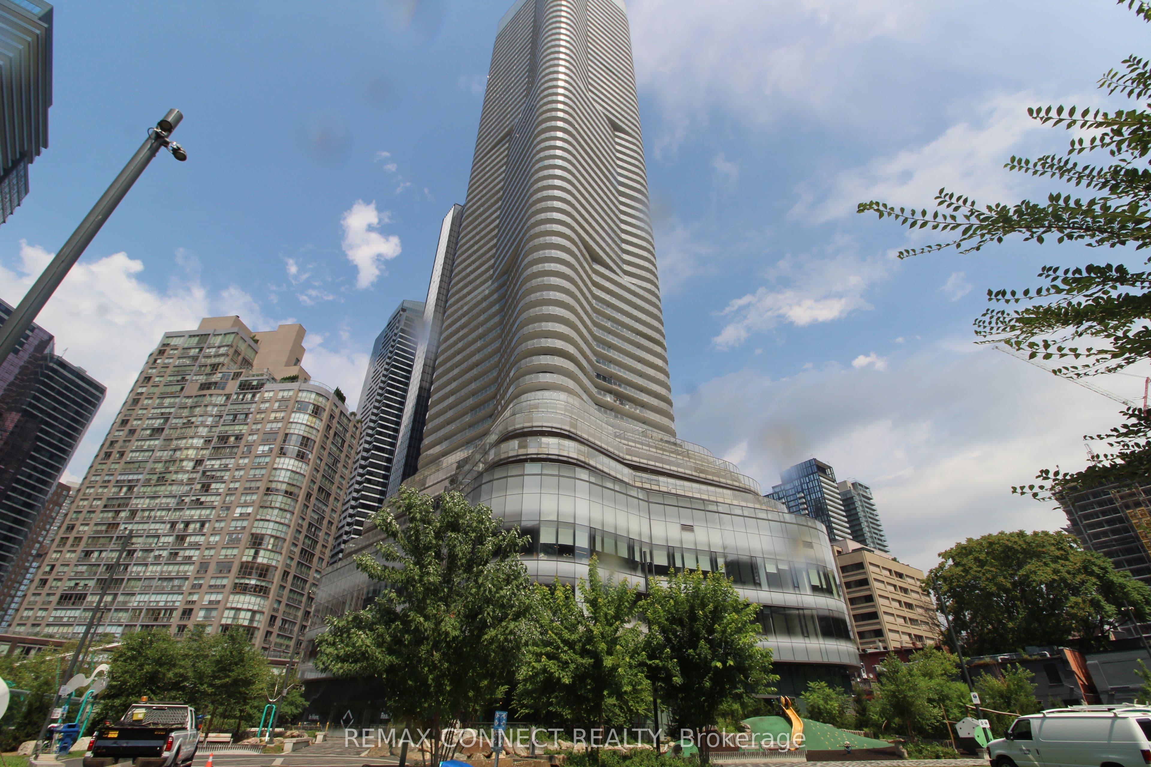 Unit # 324 15 Wellesley Street photo 1