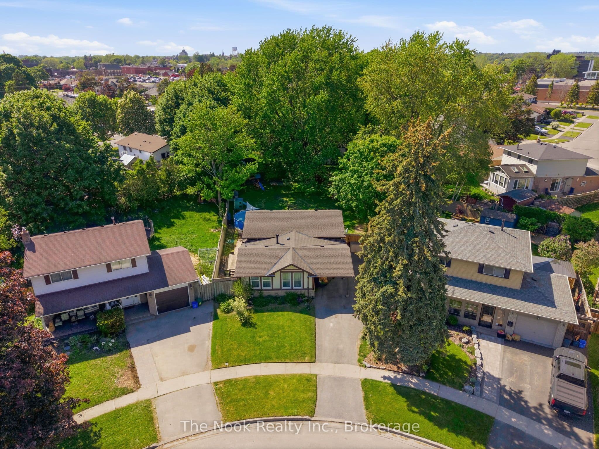 30 Deerpark Crescent photo 1