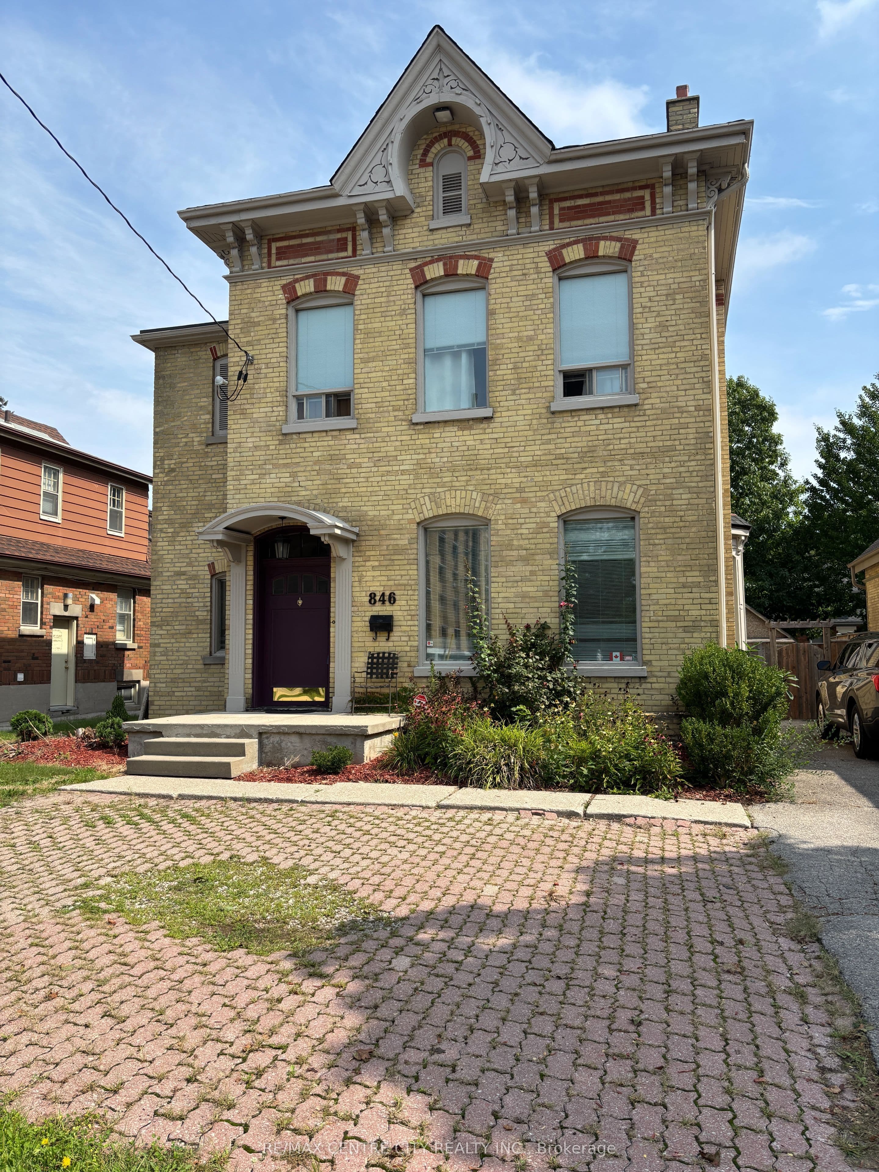 846 Richmond Street photo 1