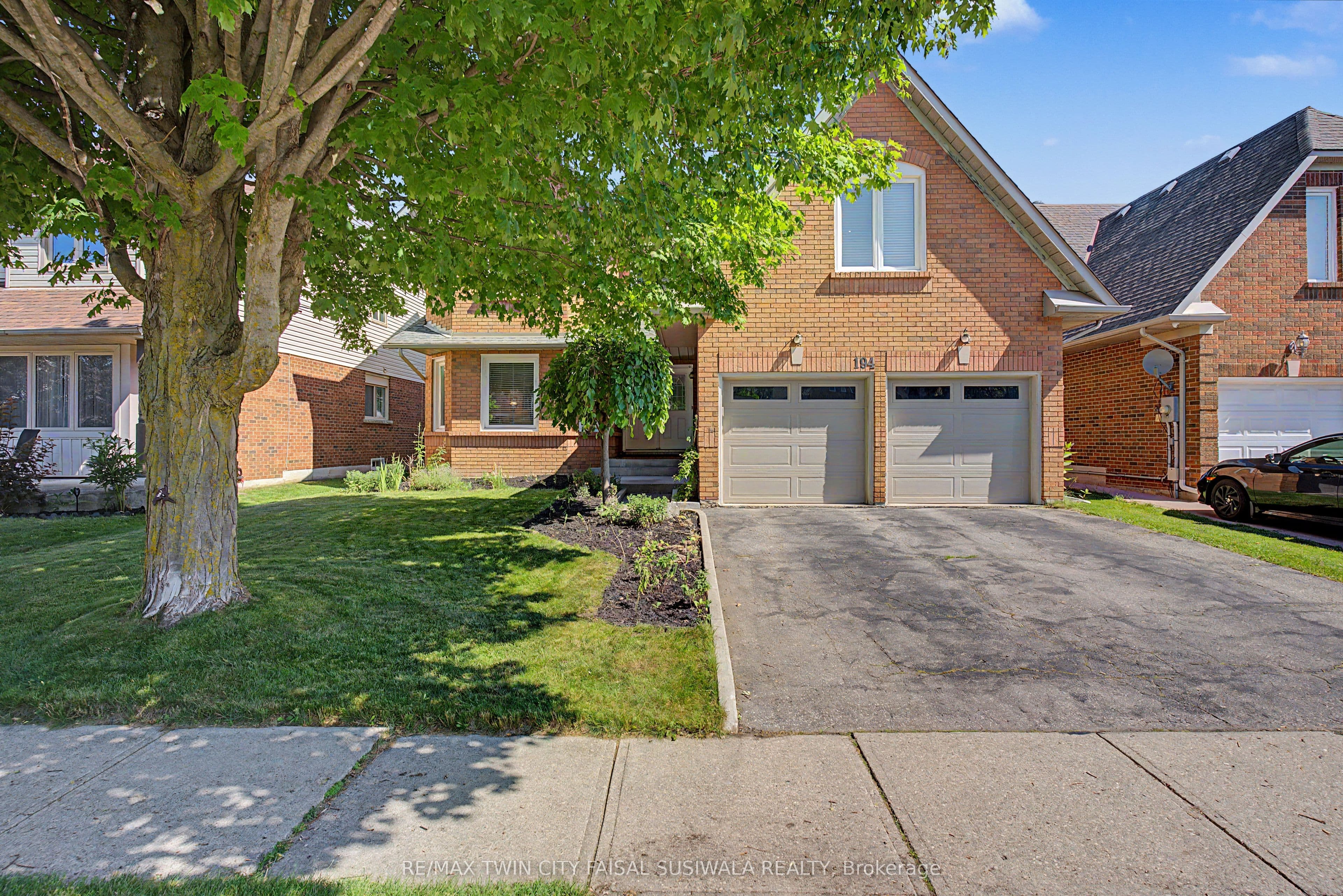 194 Glenvalley Drive photo 1