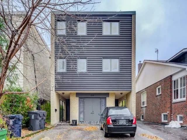 Unit 5 264 Monarch Park Avenue photo 1