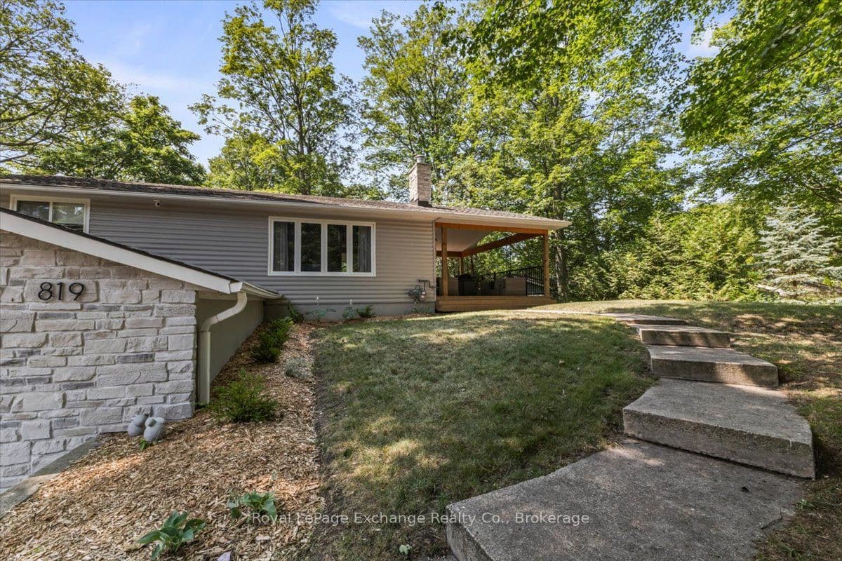 819 Wilson Avenue photo 1
